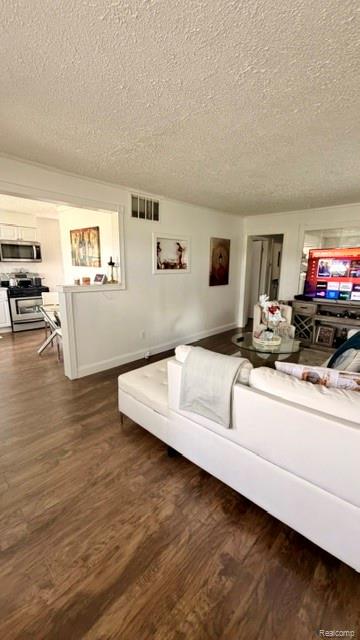 1329 Neubert Avenue Property Photo 5