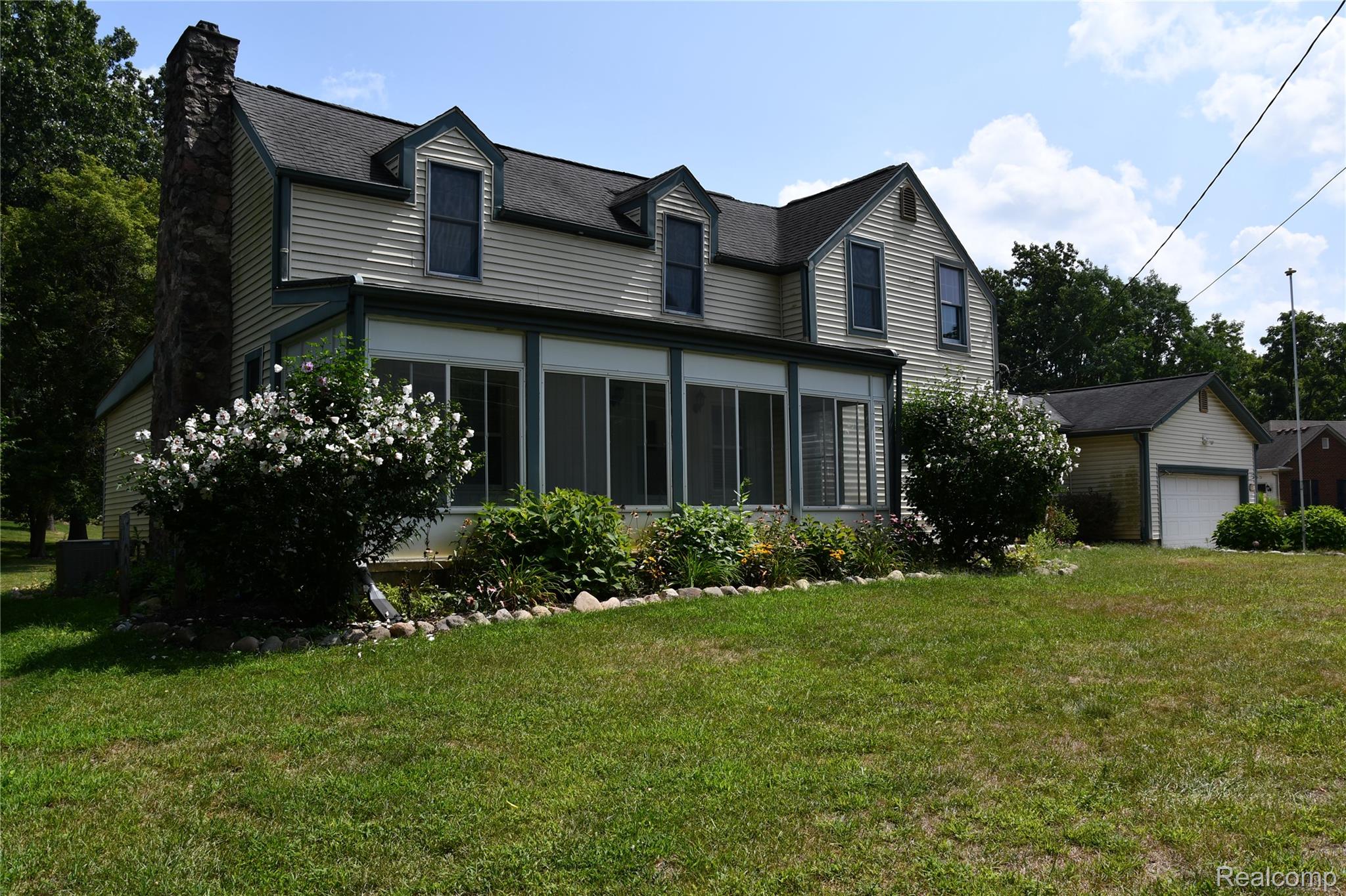 9039 Peer Road Property Photo 1