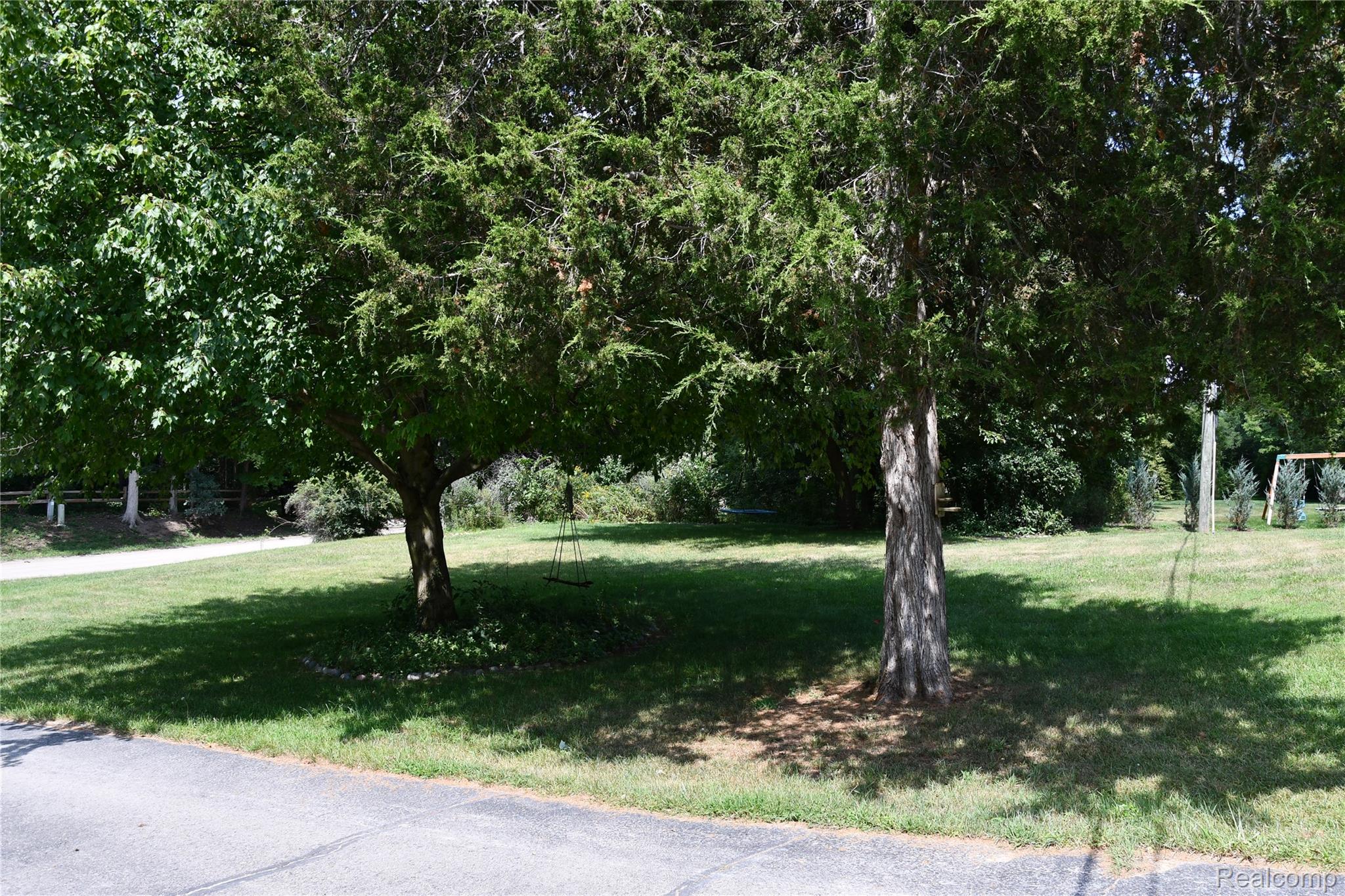 9039 Peer Road Property Photo 3