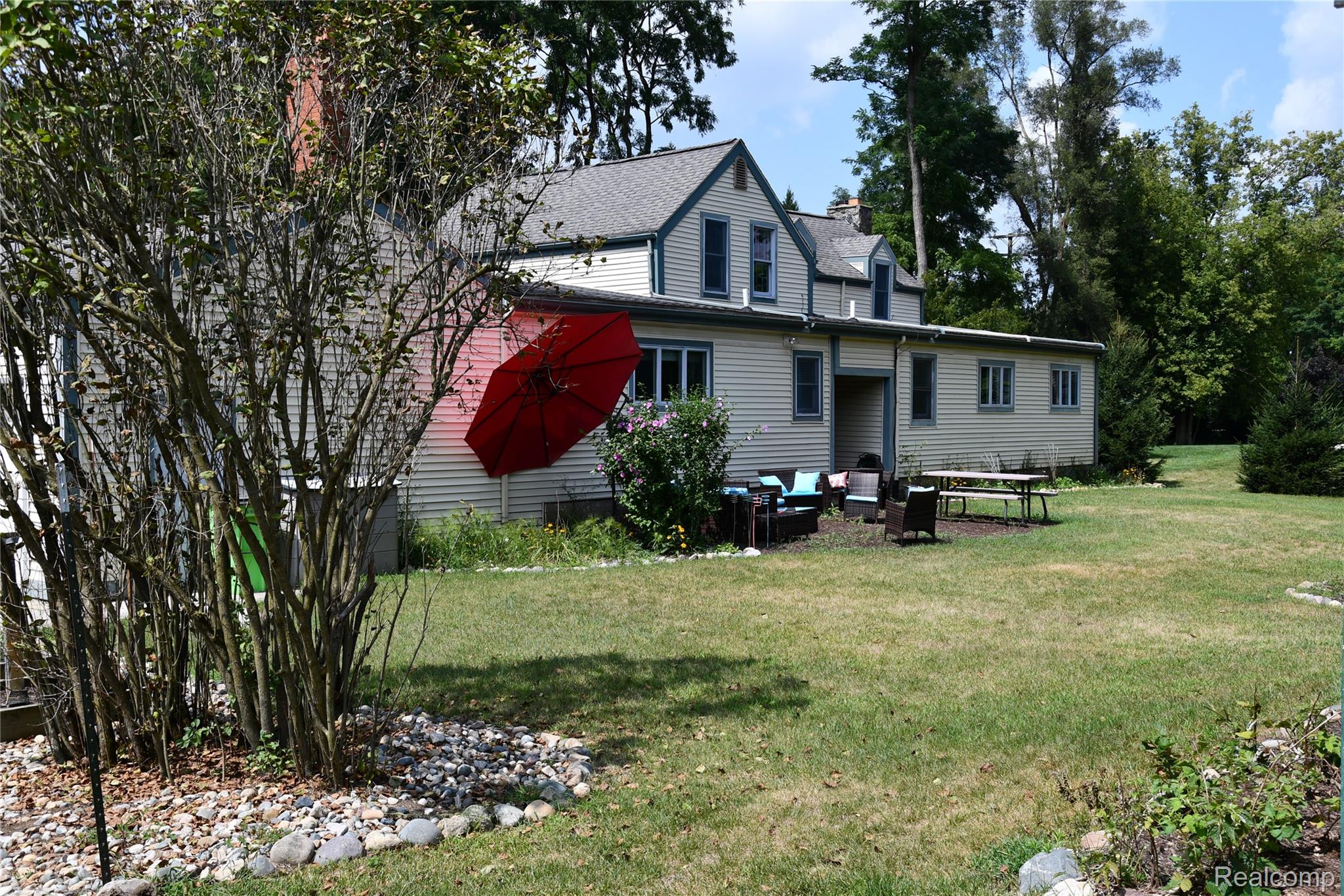 9039 Peer Road Property Photo 6