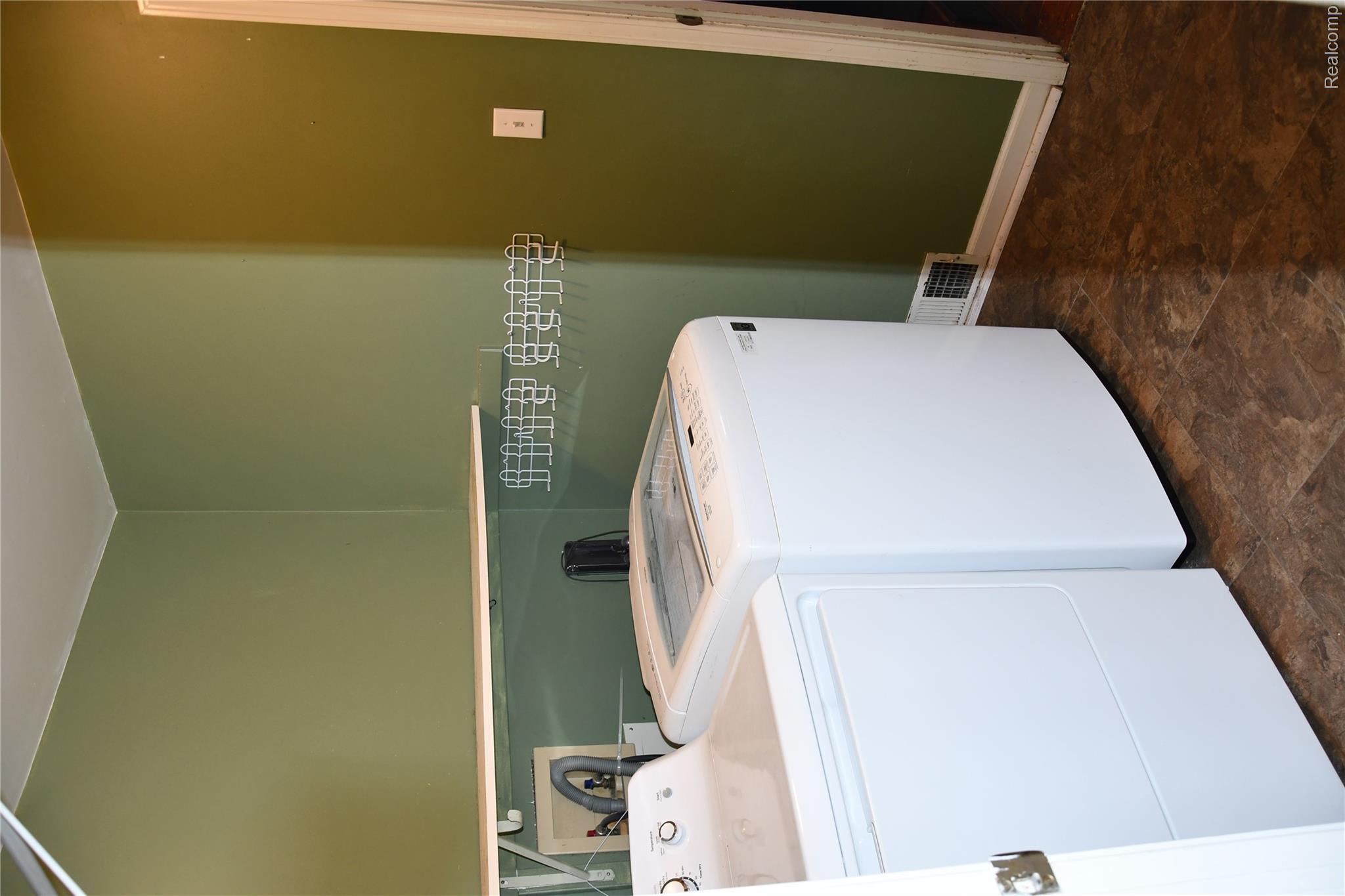 9039 Peer Road Property Photo 22