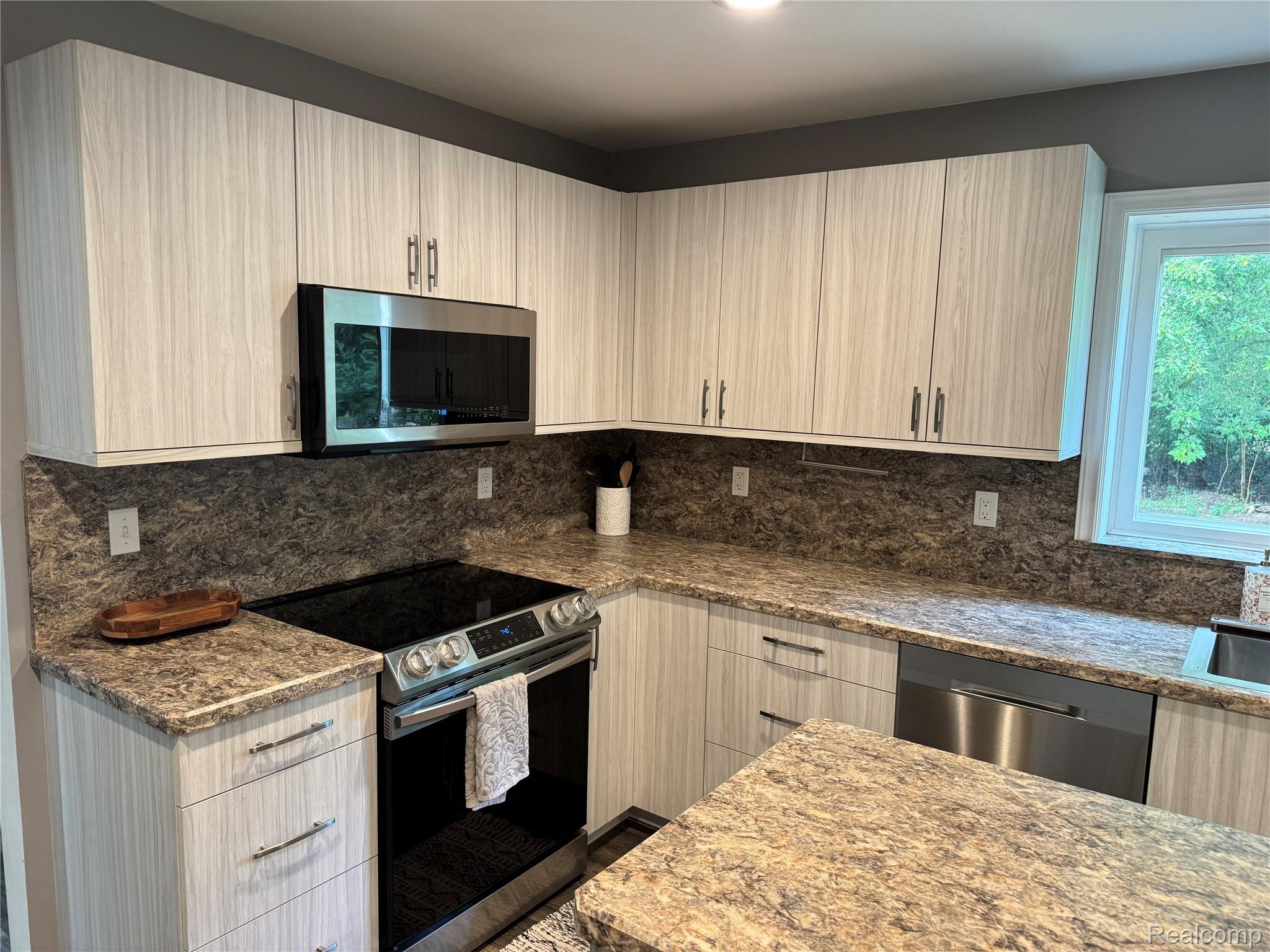 1712 Peppermill Road Property Photo 12