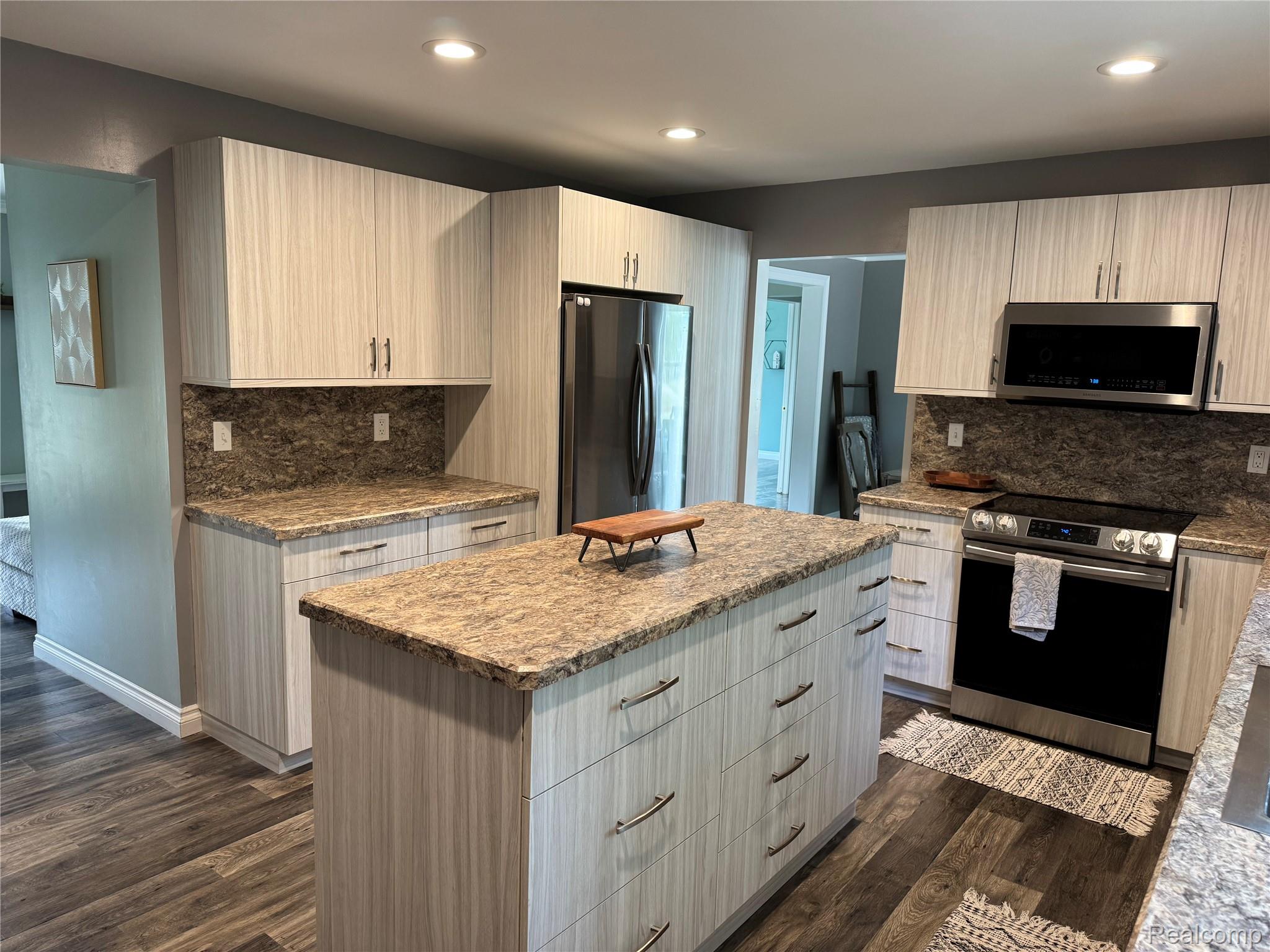 1712 Peppermill Road Property Photo 13