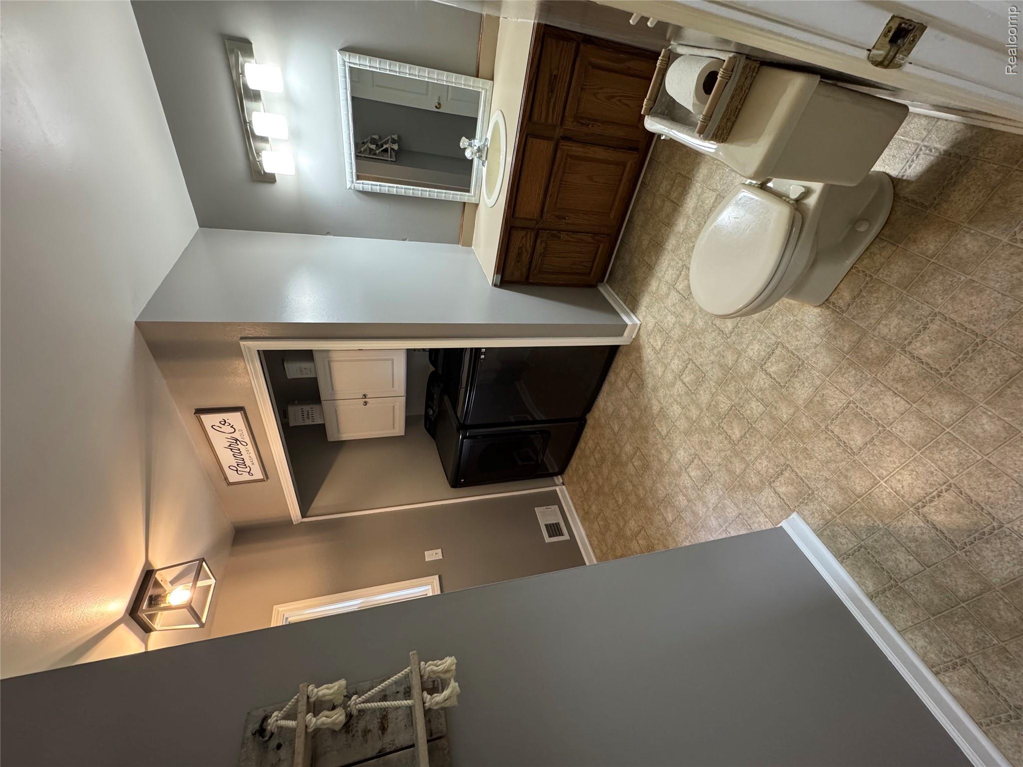 1712 Peppermill Road Property Photo 24
