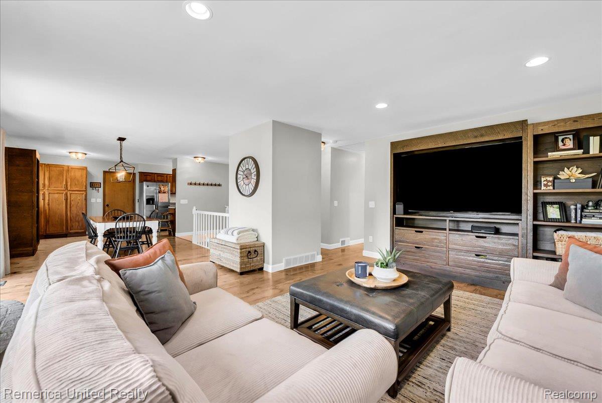 3687 Van Amberg Road Property Photo 5
