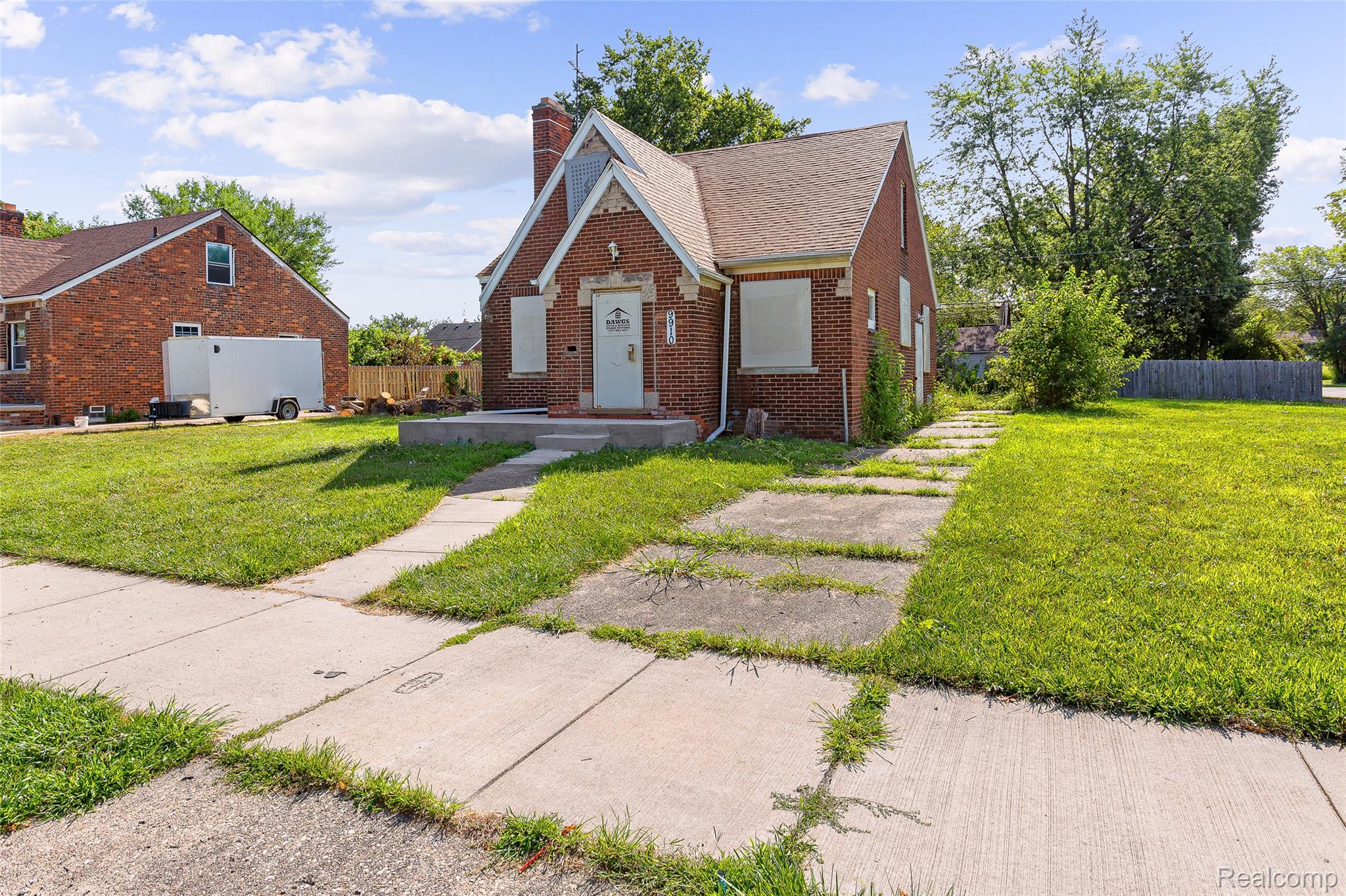 9910 Somerset Avenue Property Photo 1