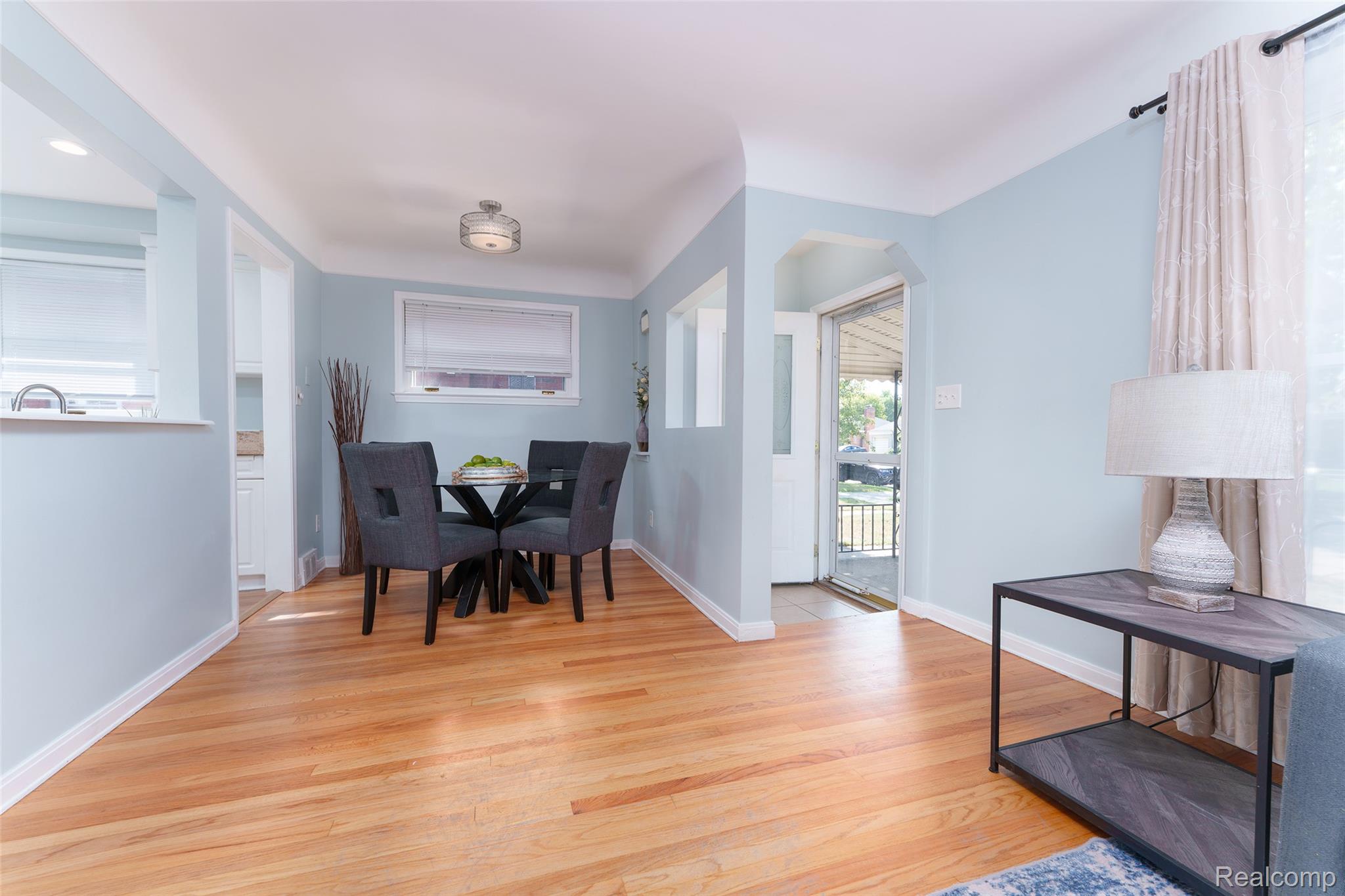 20871 Beaufait Street Property Photo 5