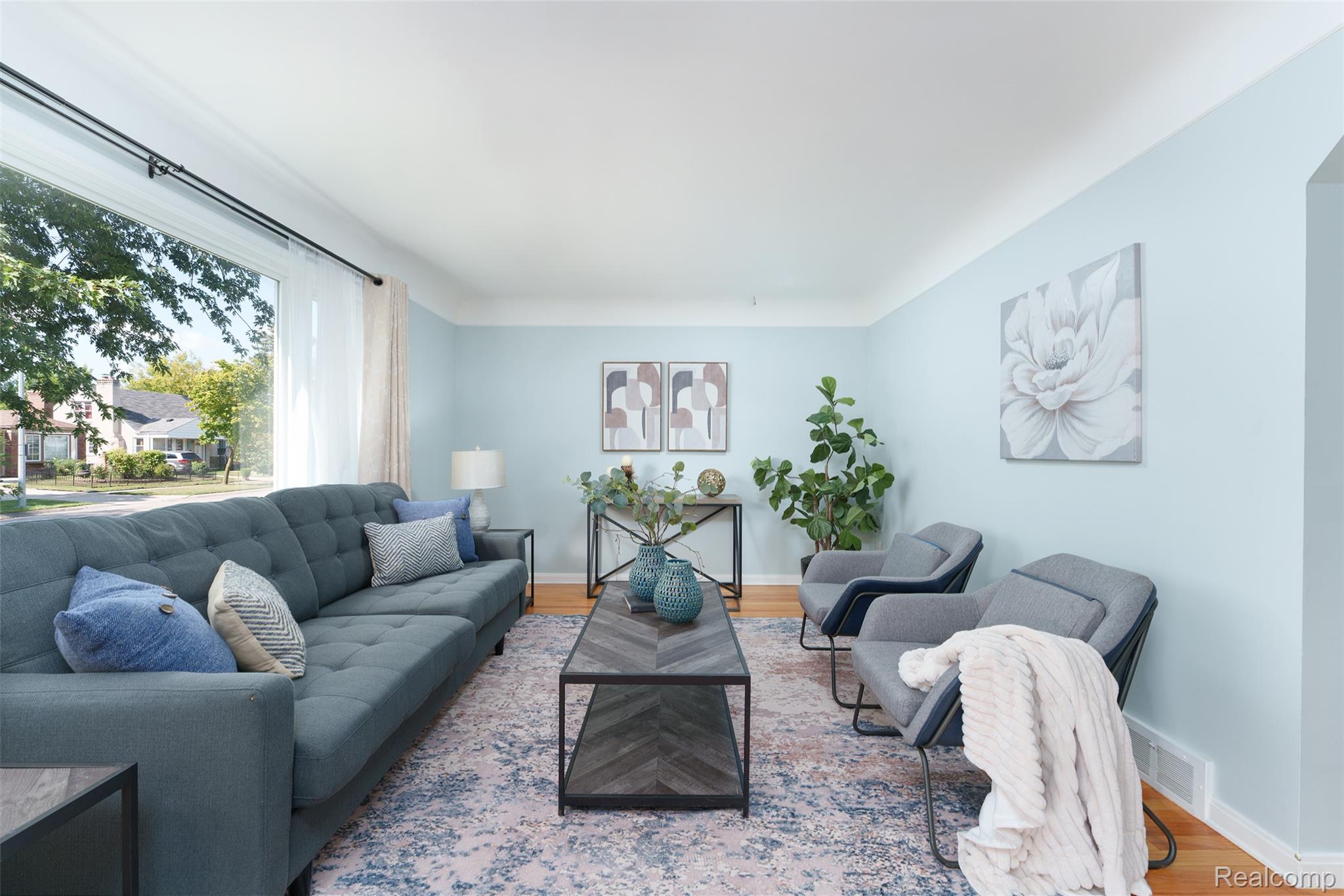 20871 Beaufait Street Property Photo 7