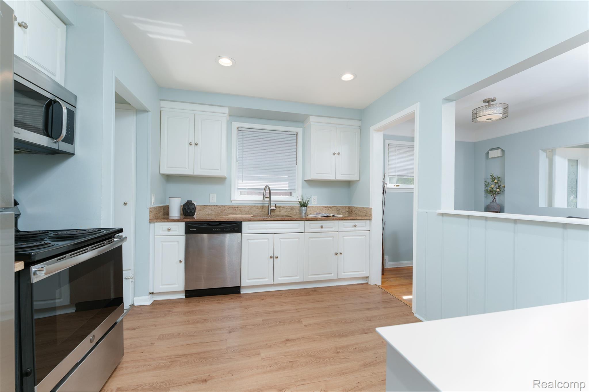 20871 Beaufait Street Property Photo 13