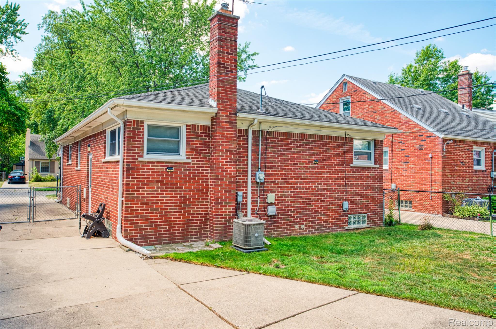 20871 Beaufait Street Property Photo 24