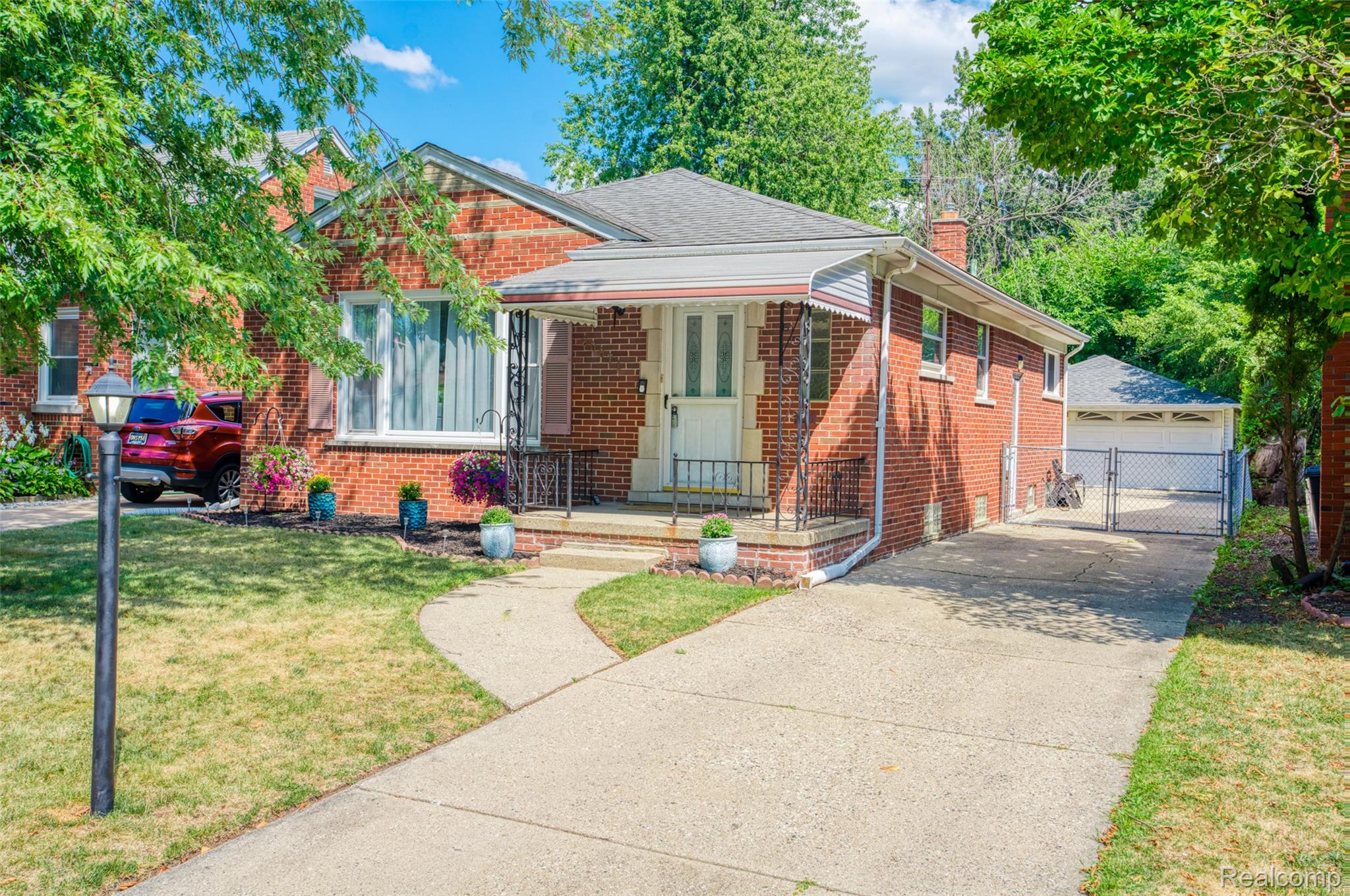 20871 Beaufait Street Property Photo 25