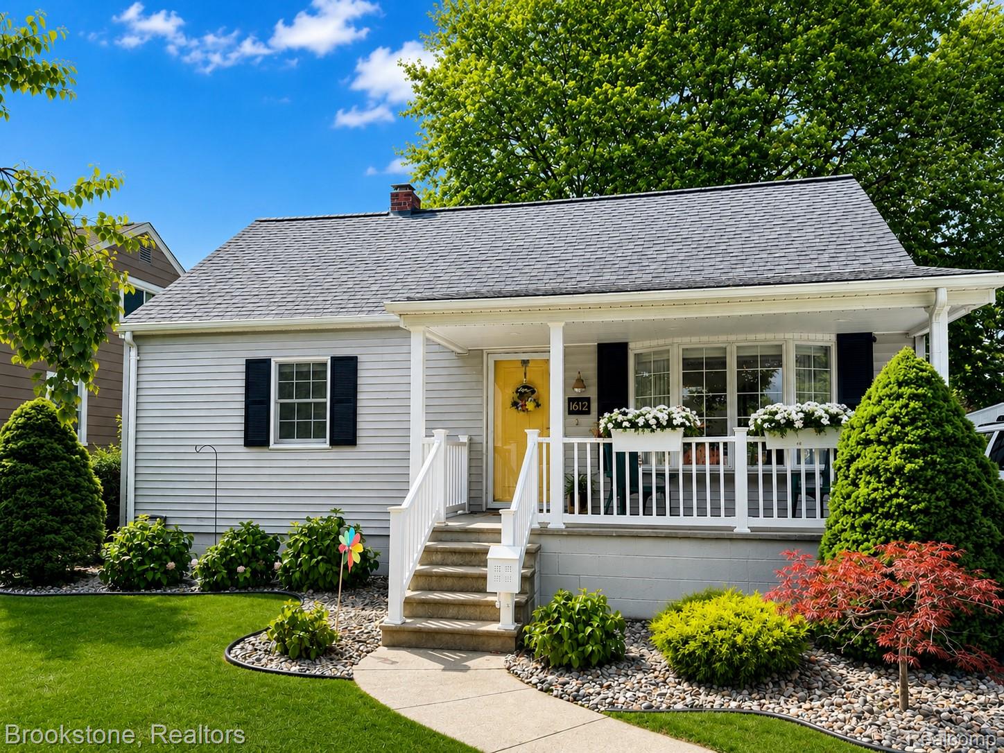 1612 S Farragut Street Property Photo 1