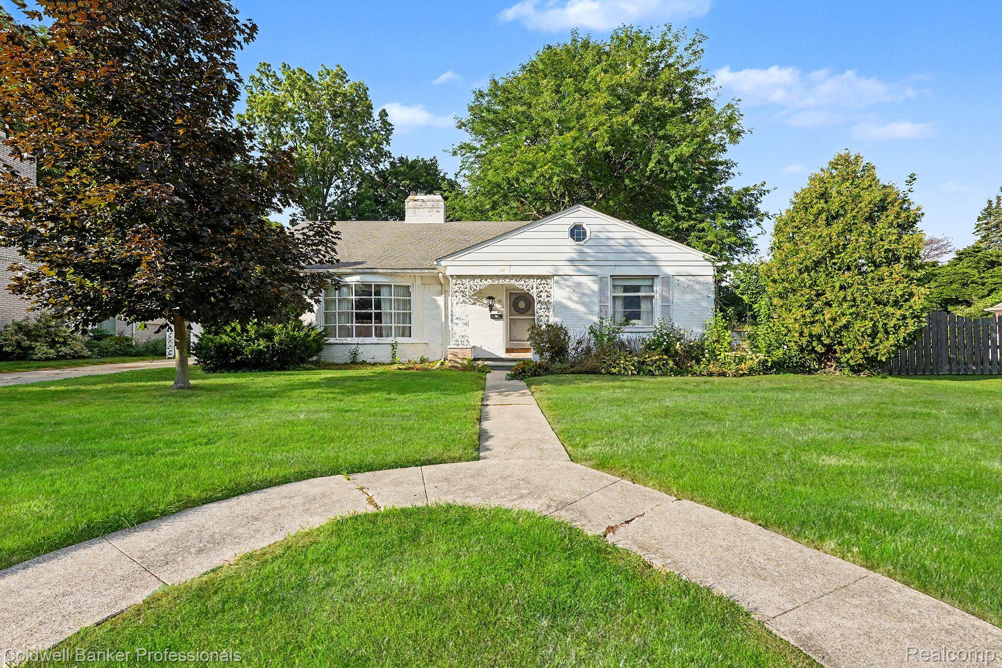 16 Hawthorne Road Property Photo 1