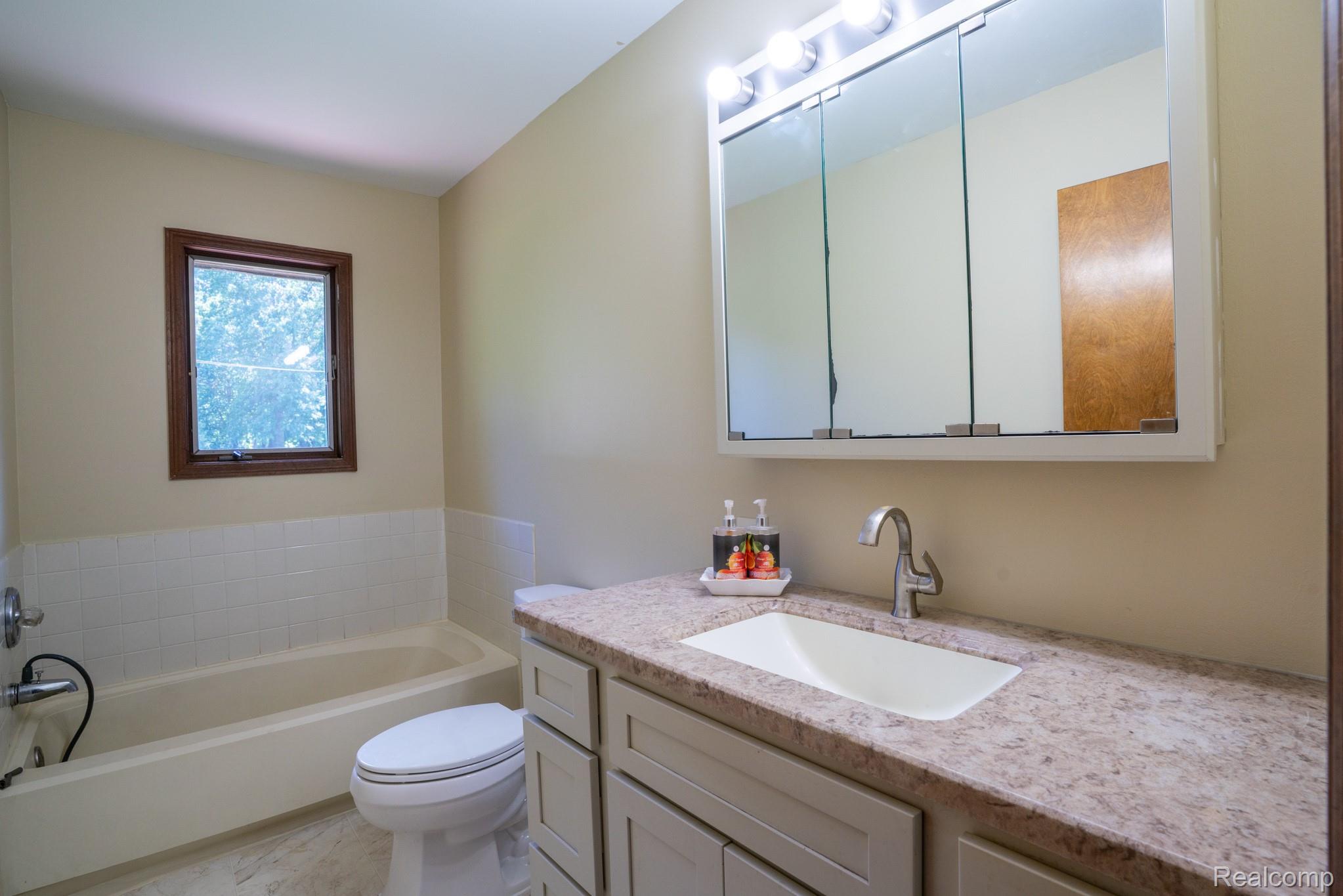 12900 Maxwell Road Property Photo 54