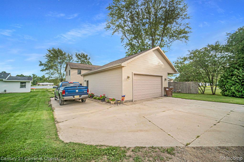 504 Olcott Lake Drive Property Photo 3