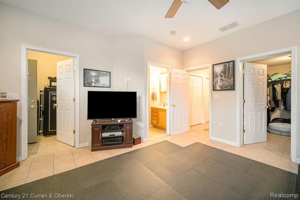 504 Olcott Lake Drive Property Photo 30