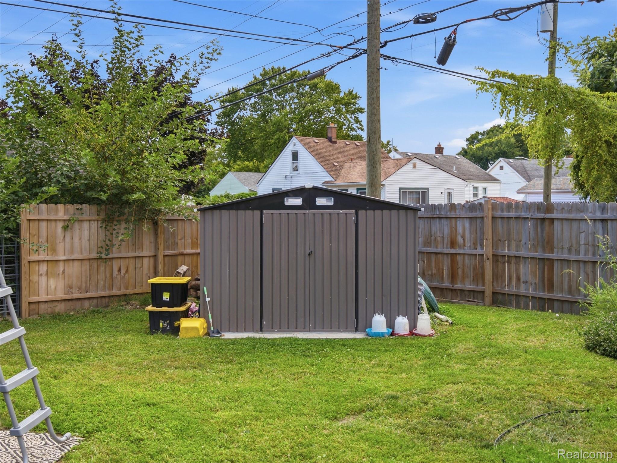 17830 Martin Road Property Photo 4