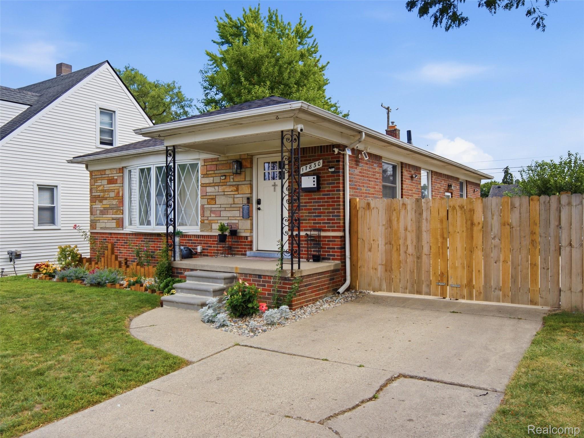 17830 Martin Road Property Photo 7