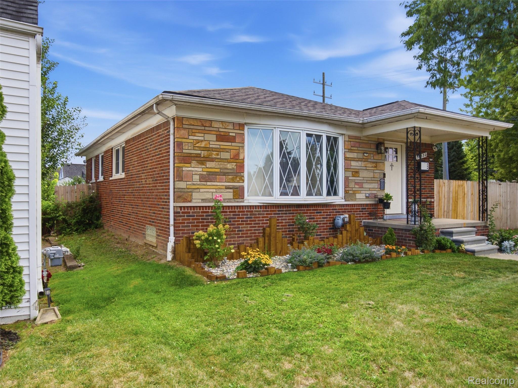 17830 Martin Road Property Photo 8