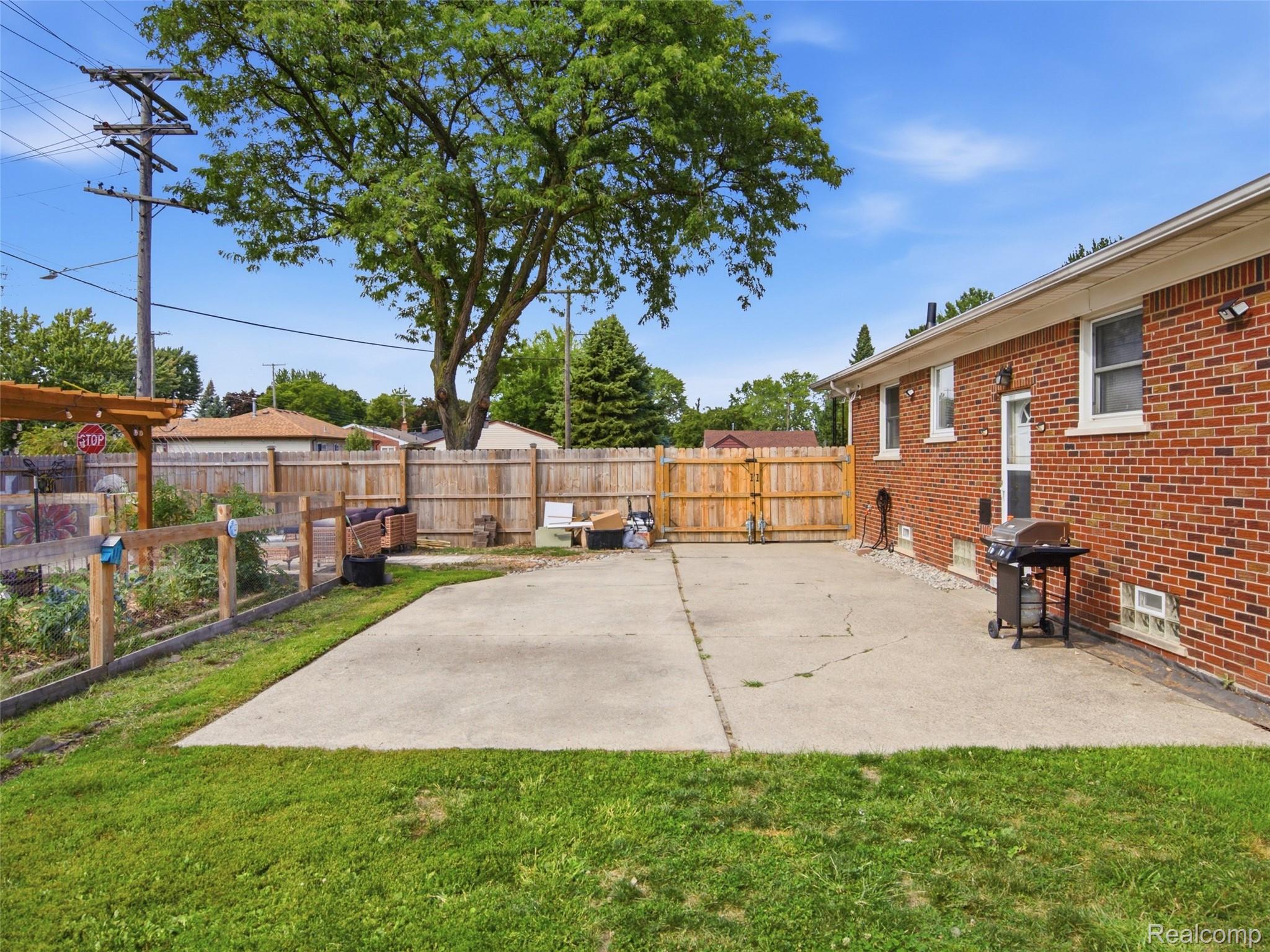 17830 Martin Road Property Photo 12