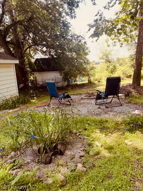5868 Outer Drive Property Photo 5