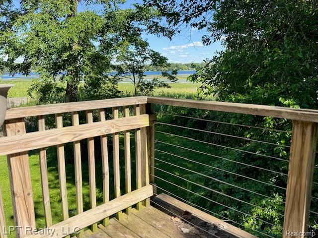 5868 Outer Drive Property Photo 9