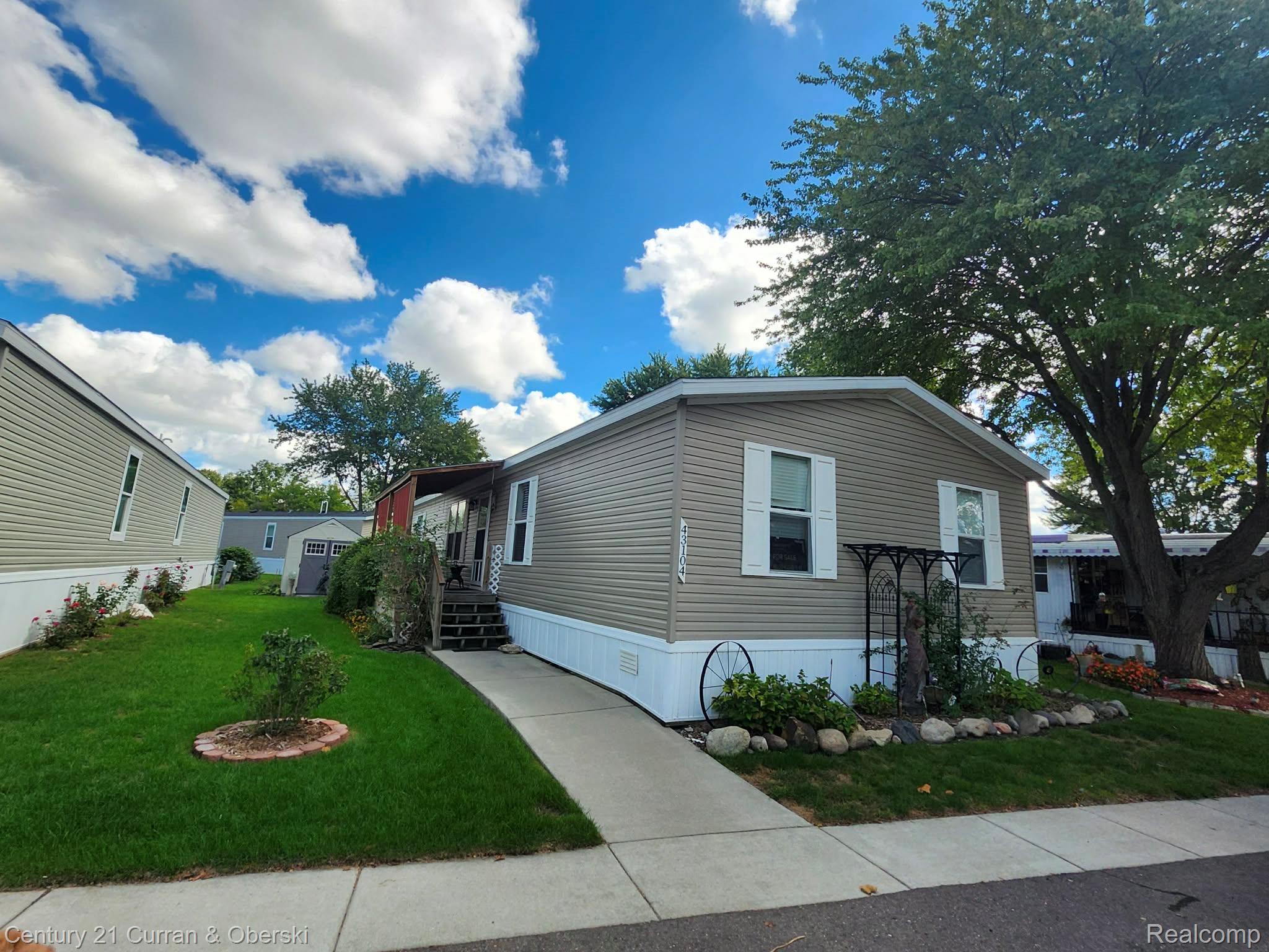 43104 Riviera Avenue Property Photo 1