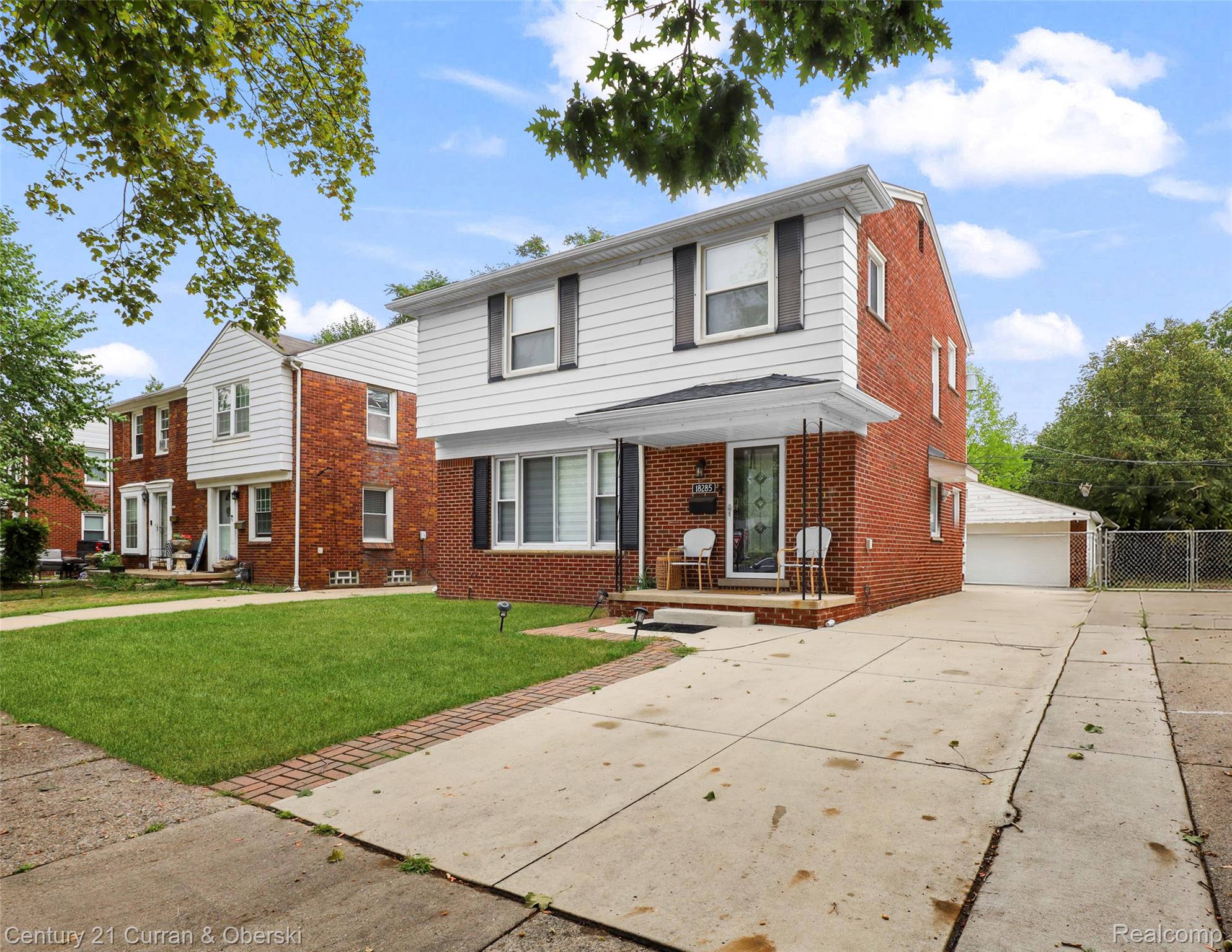 18285 Outer Drive Property Photo 2