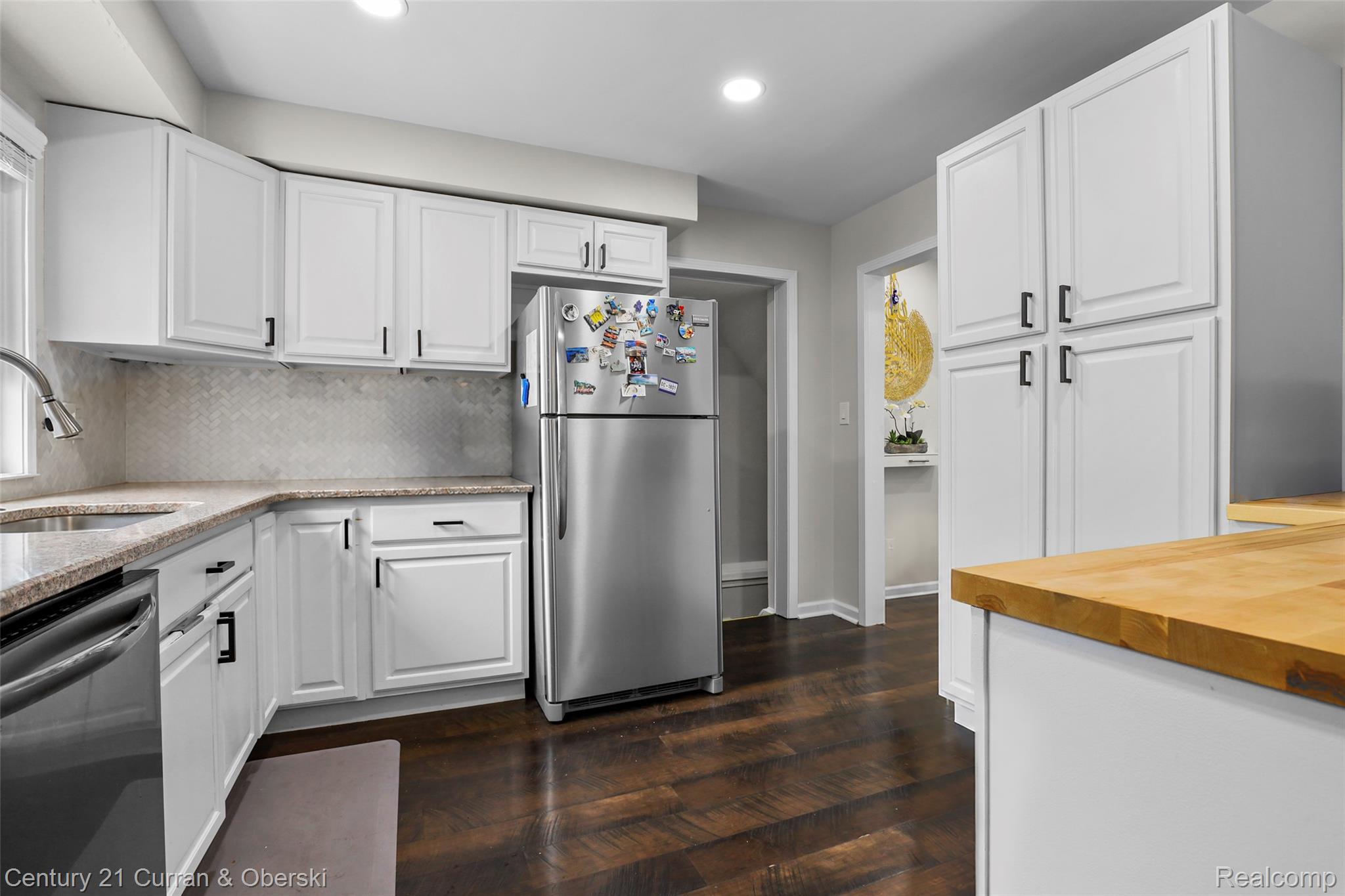 18285 Outer Drive Property Photo 11