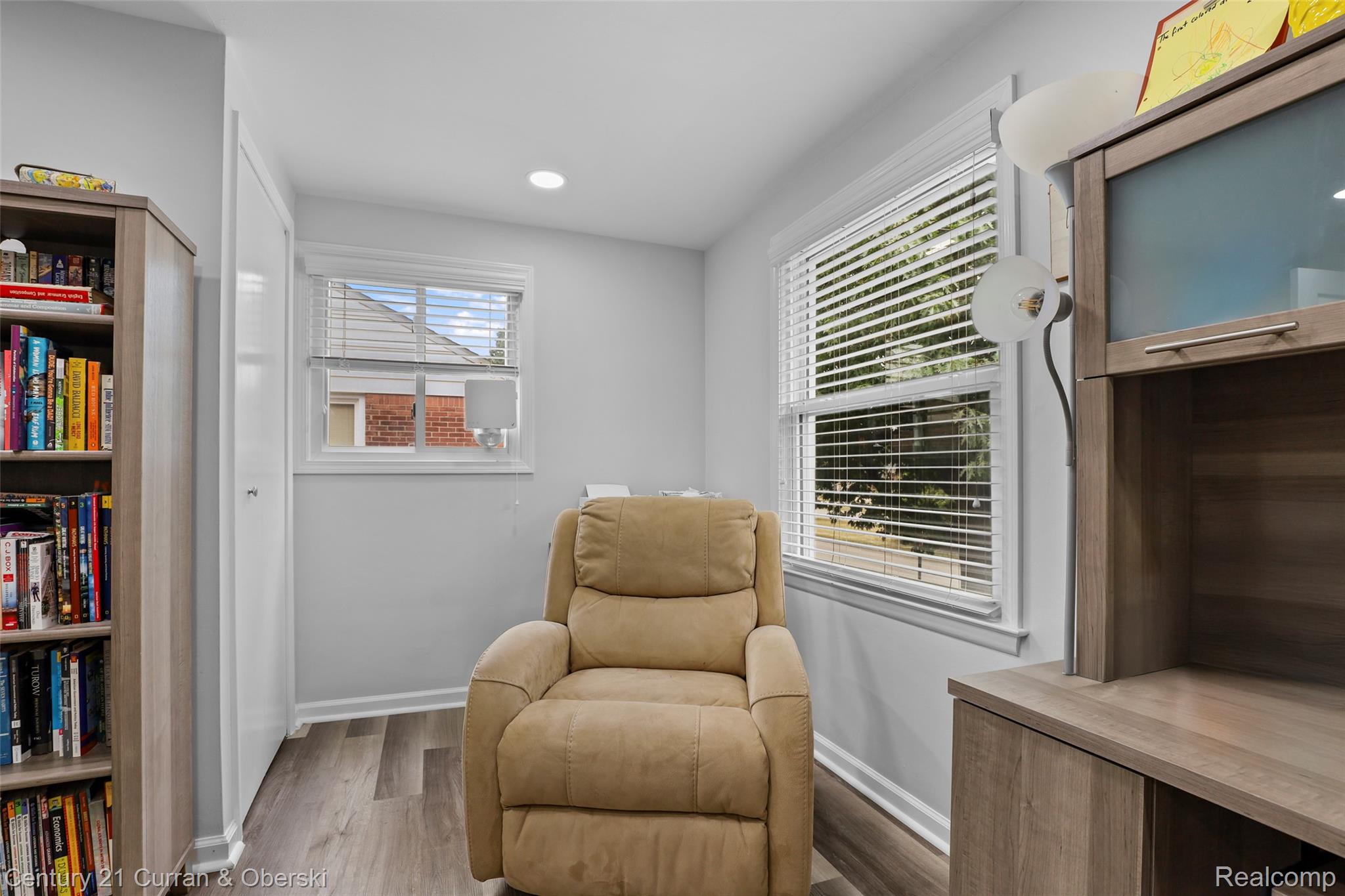 18285 Outer Drive Property Photo 14