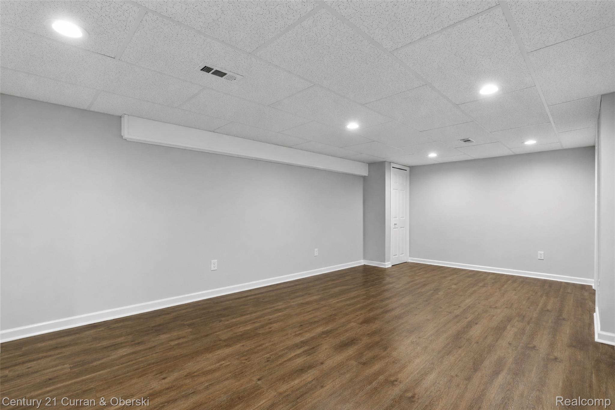 18285 Outer Drive Property Photo 24