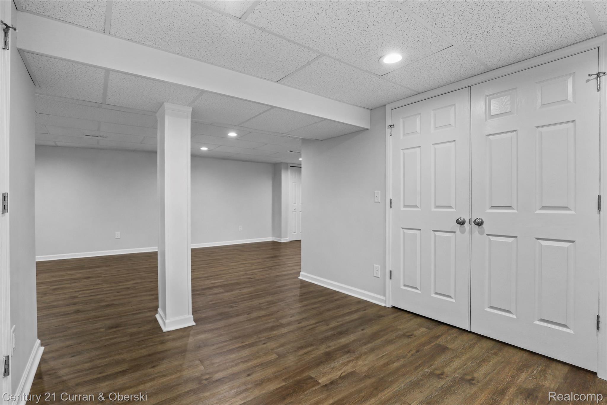 18285 Outer Drive Property Photo 25
