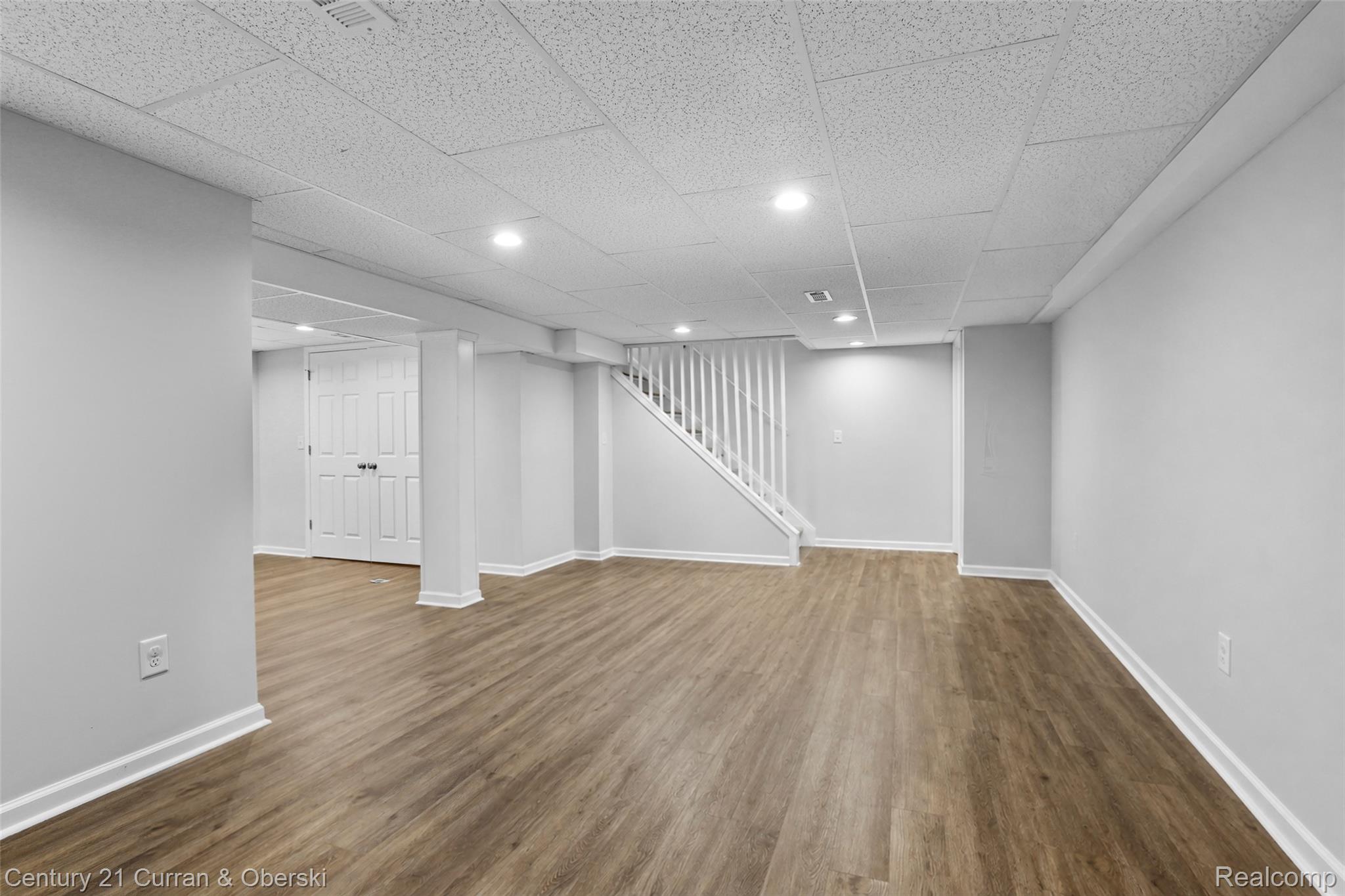 18285 Outer Drive Property Photo 26