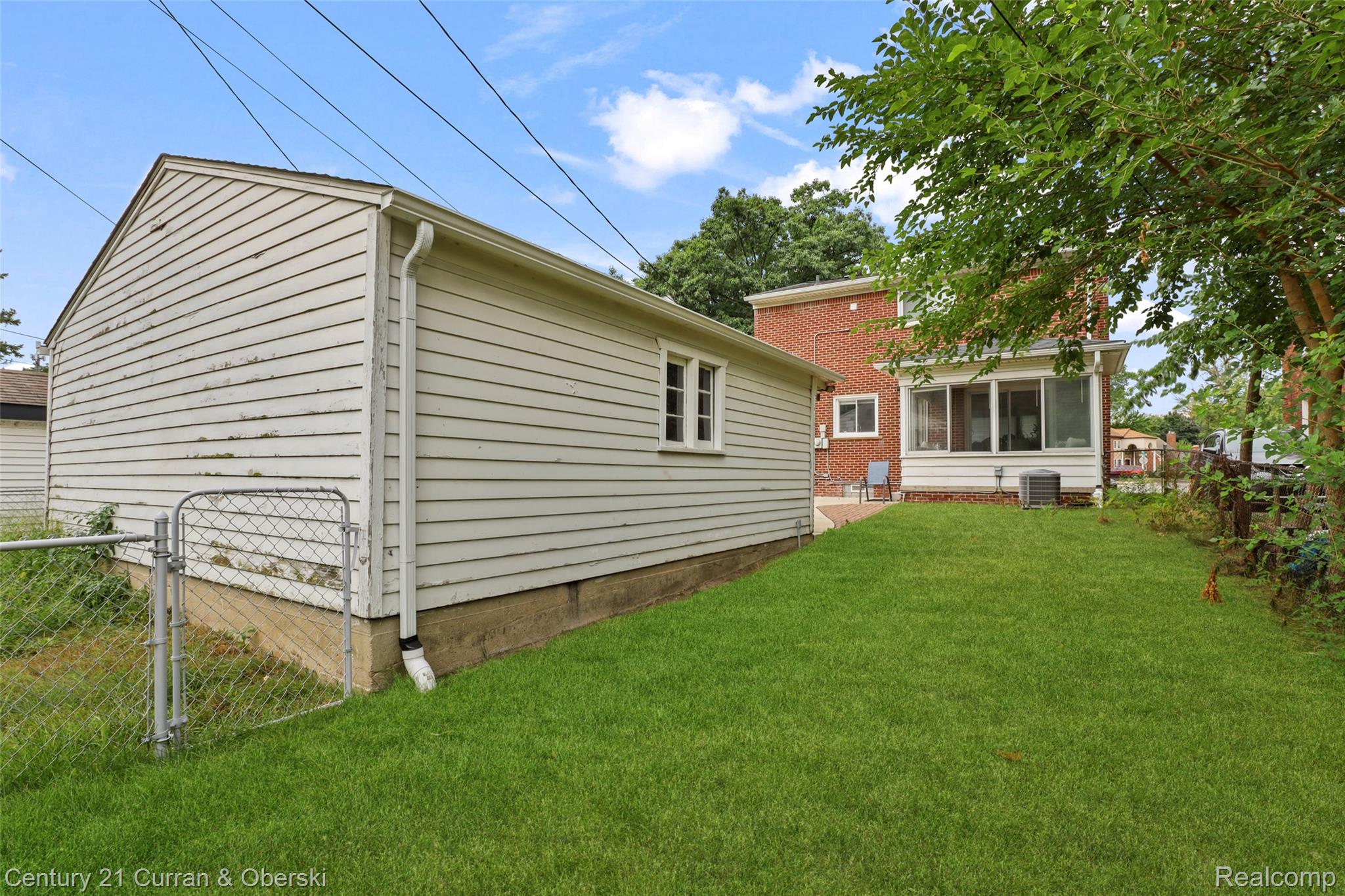 18285 Outer Drive Property Photo 34