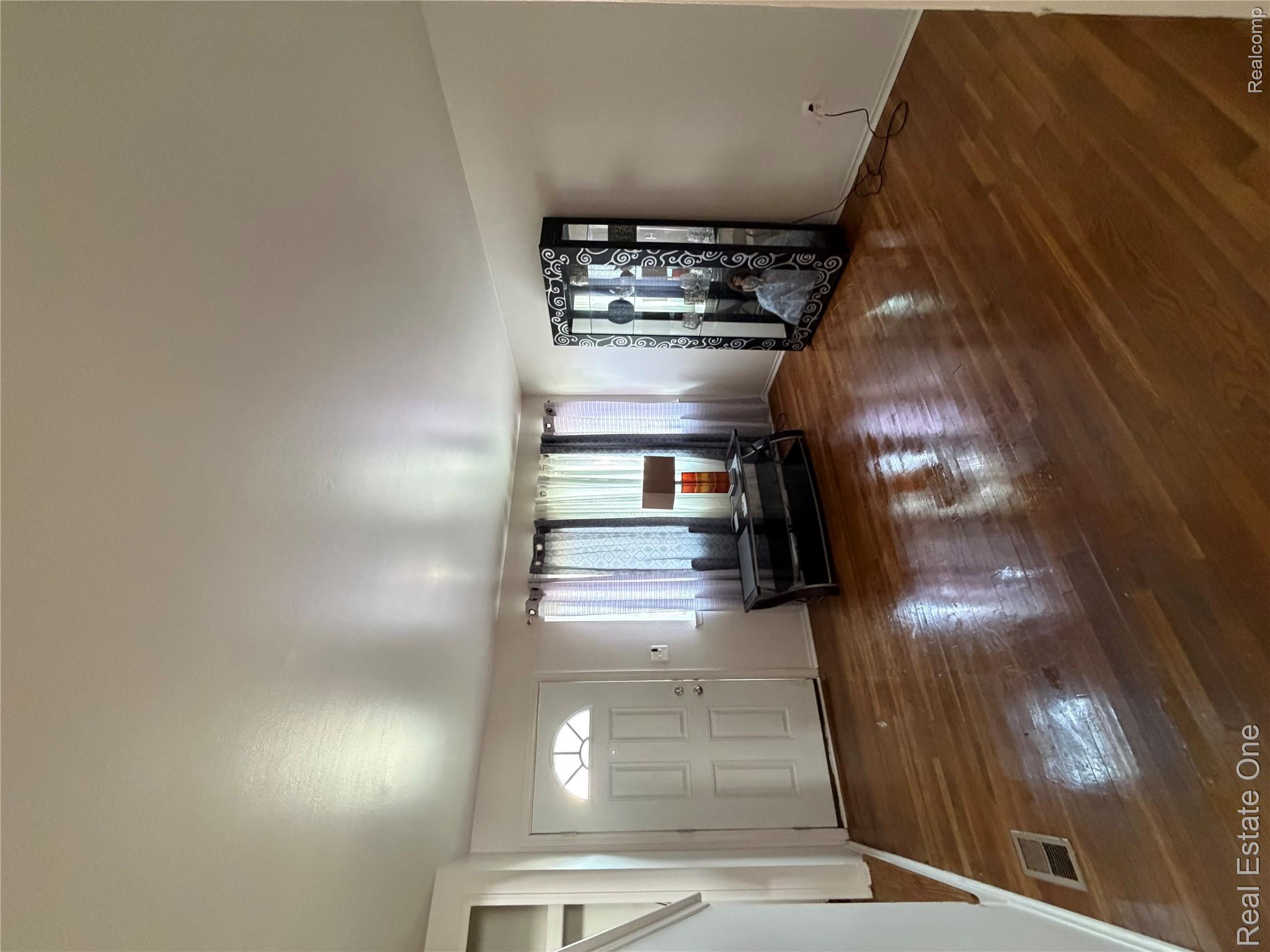 23517 Baker Street Property Photo 4