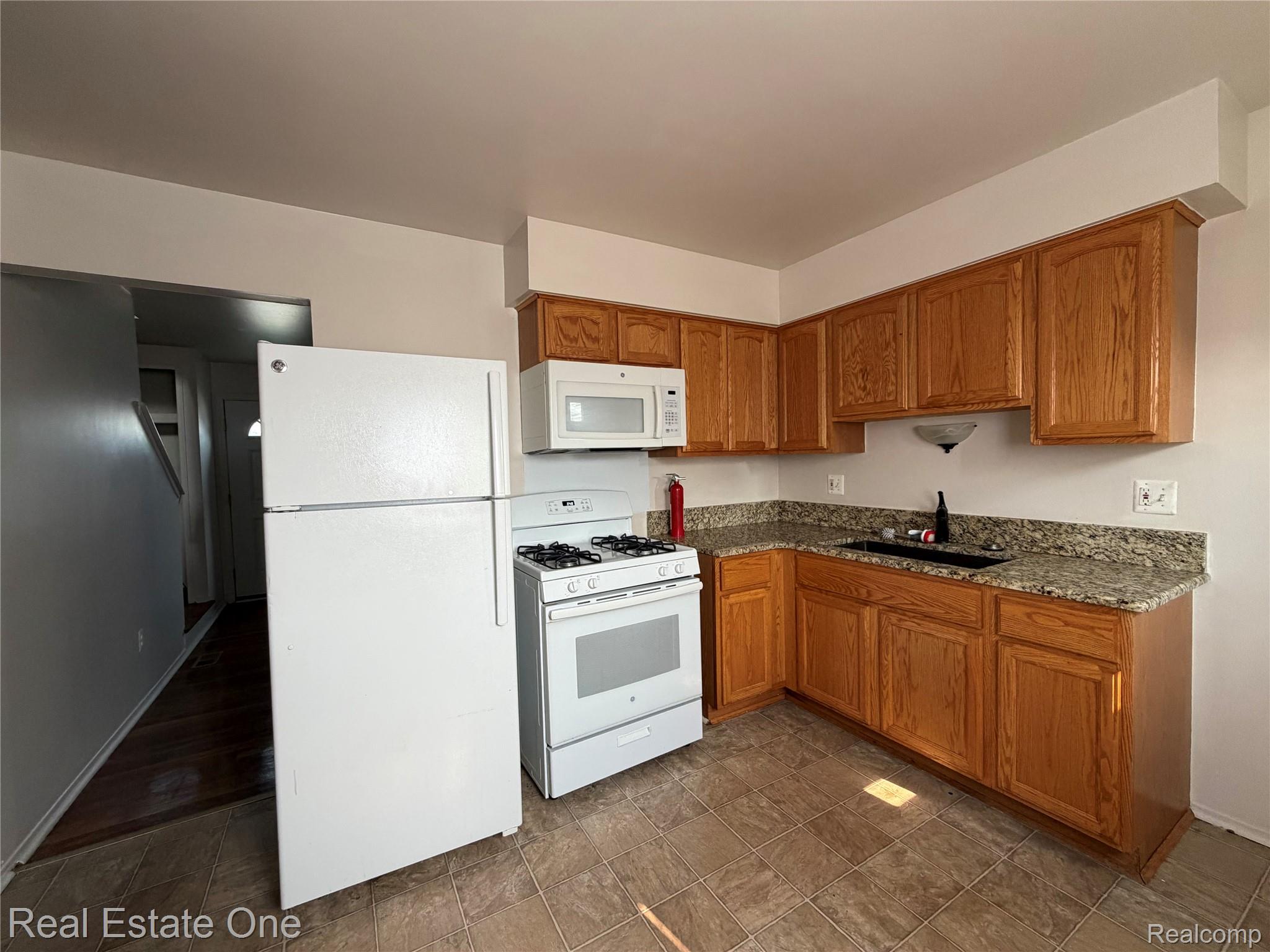 23517 Baker Street Property Photo 5