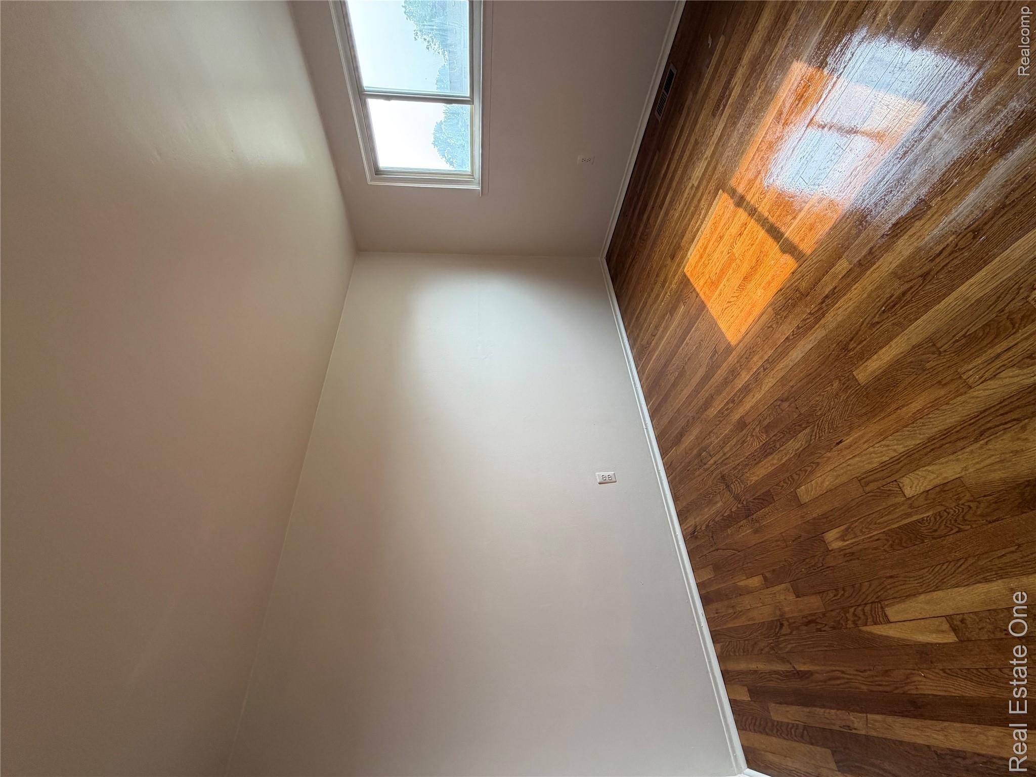23517 Baker Street Property Photo 8