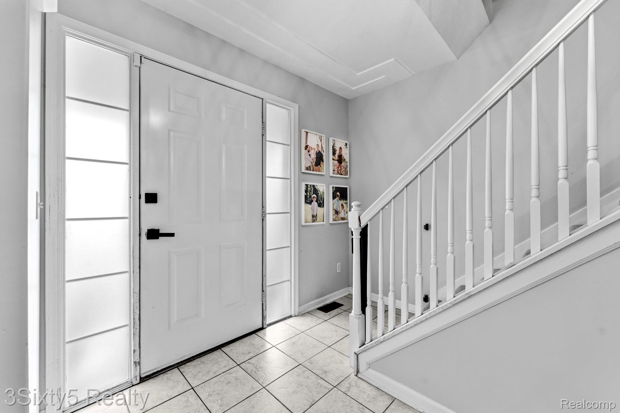 14392 Canterbury Lane Property Photo 10