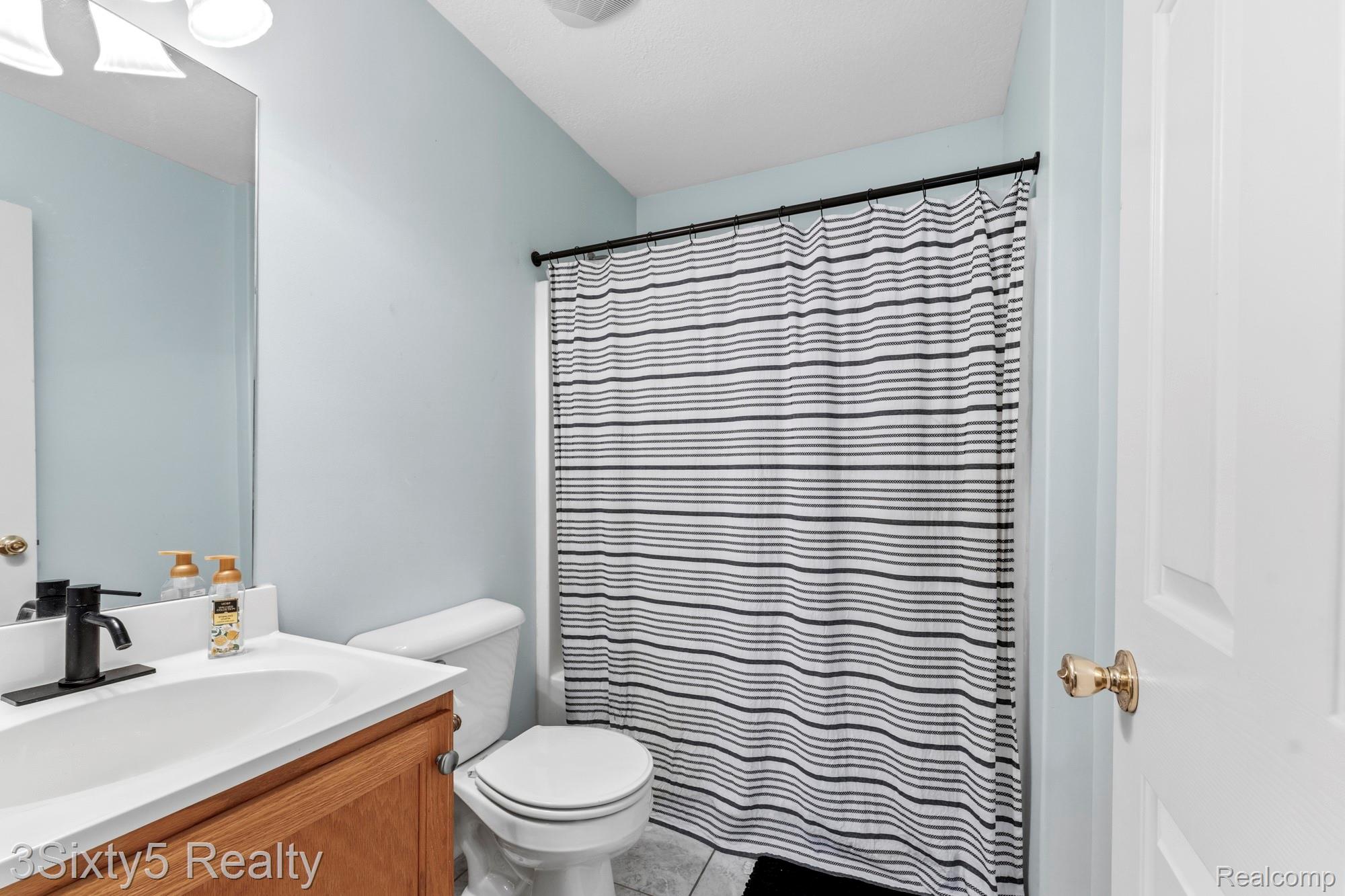 14392 Canterbury Lane Property Photo 13