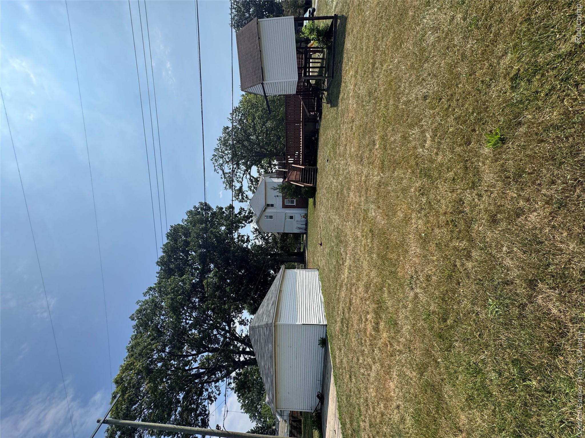 18647 Robert Street Property Photo 4
