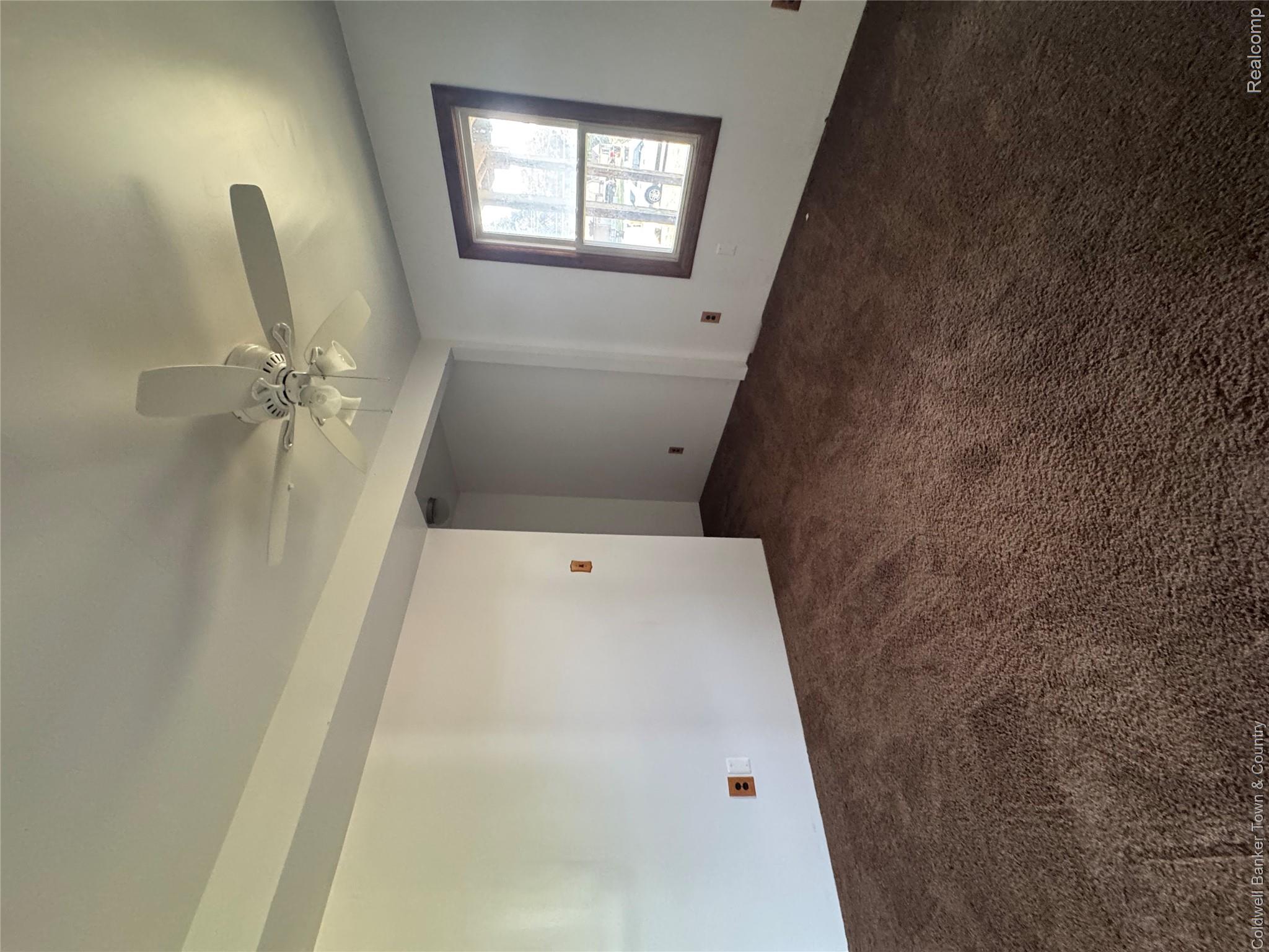 18647 Robert Street Property Photo 13