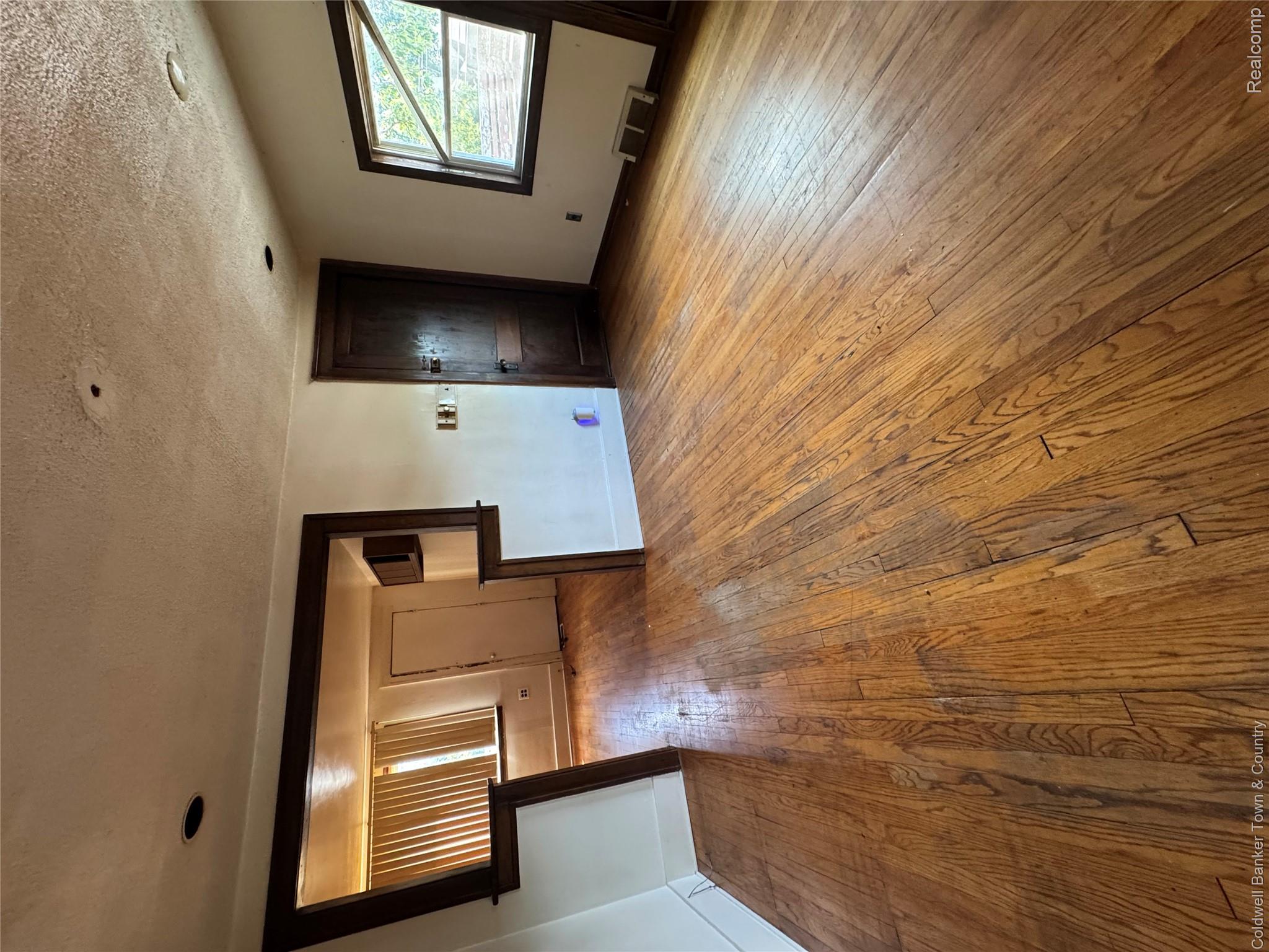 18647 Robert Street Property Photo 14