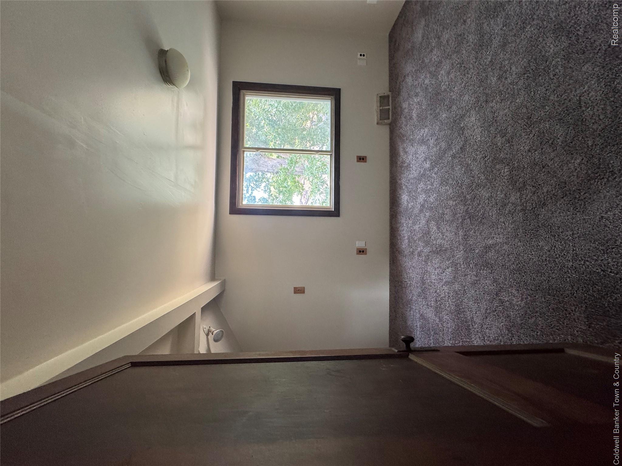18647 Robert Street Property Photo 19