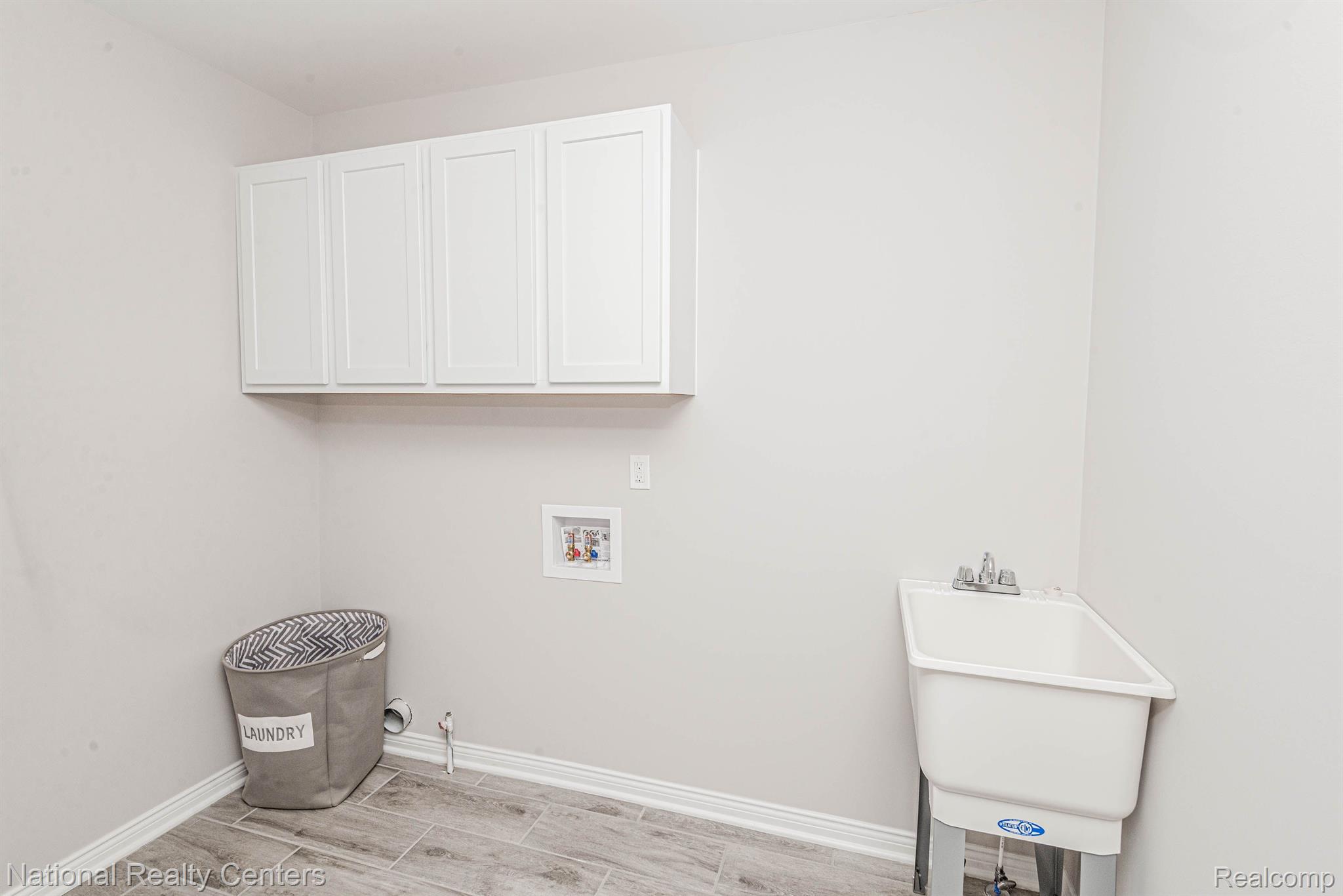 8005 Birkdale Court Property Photo 35