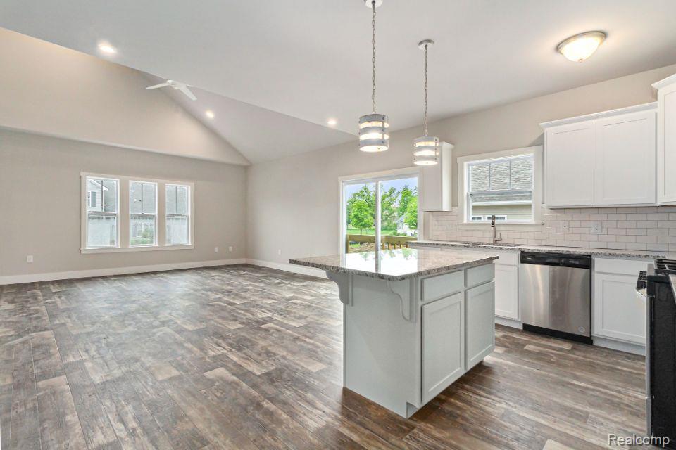 360 Dorchester Drive Property Photo 6