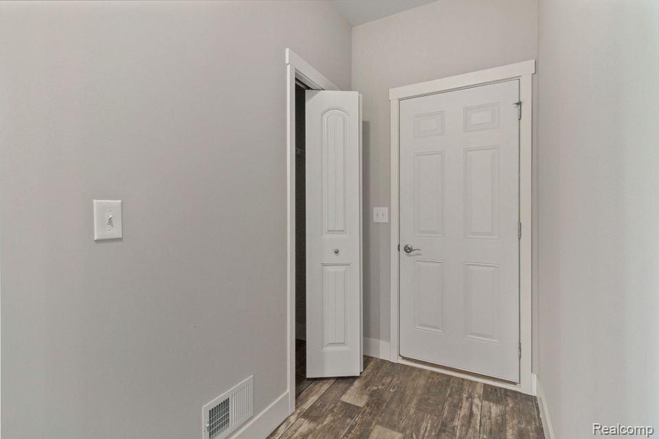 360 Dorchester Drive Property Photo 7