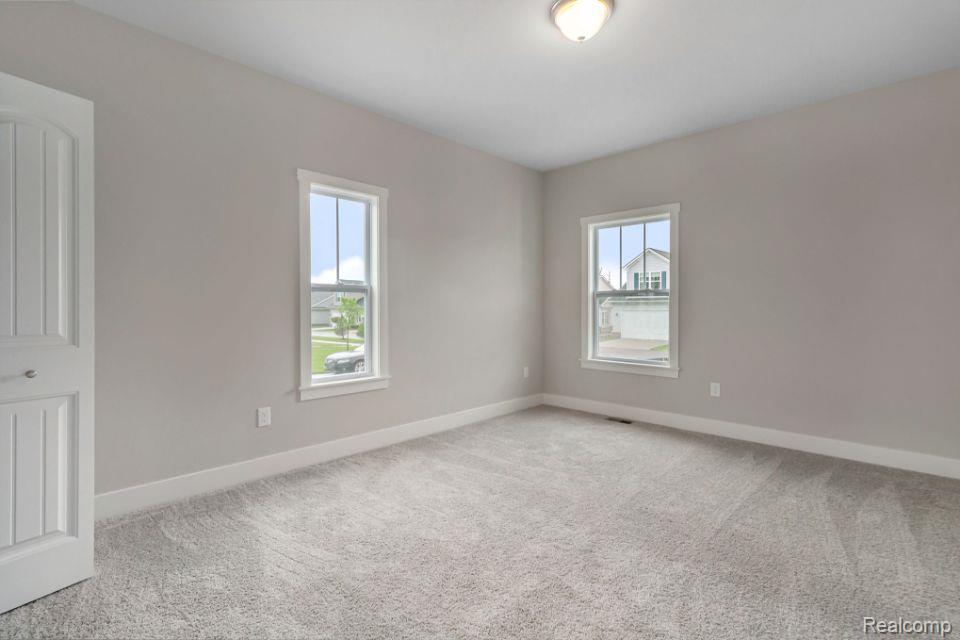 360 Dorchester Drive Property Photo 12
