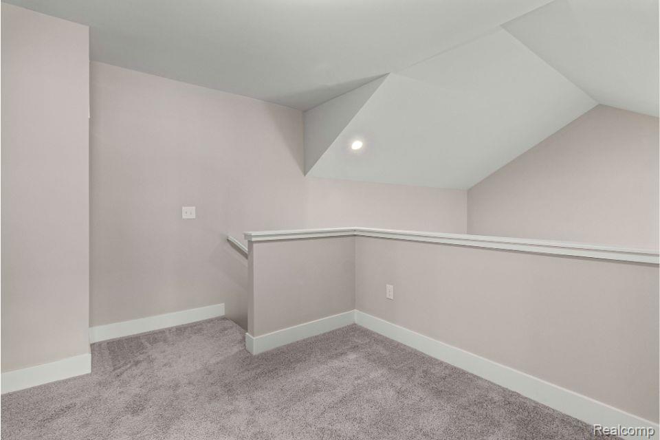 360 Dorchester Drive Property Photo 14