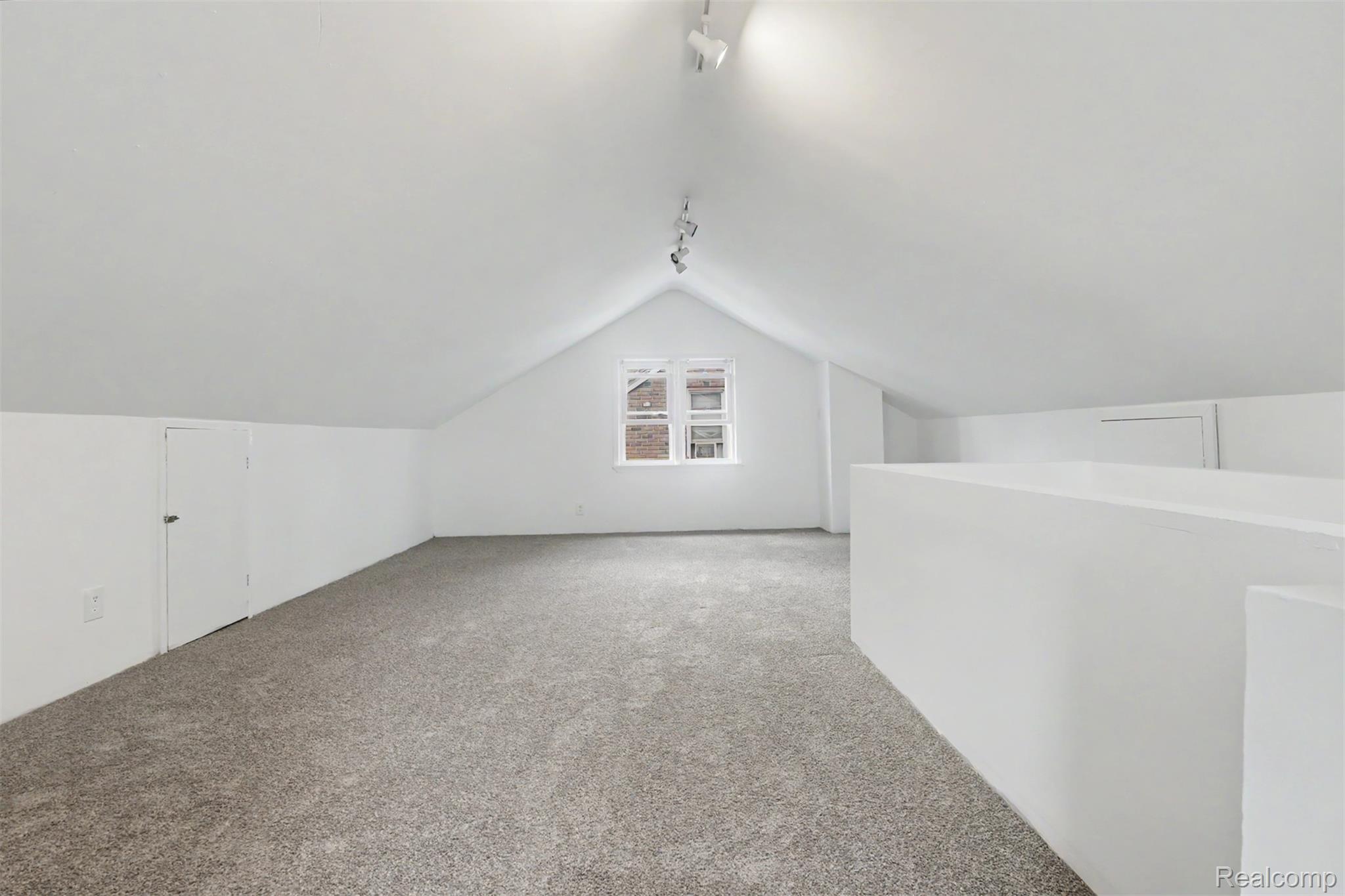 16718 Biltmore Street Property Photo 19