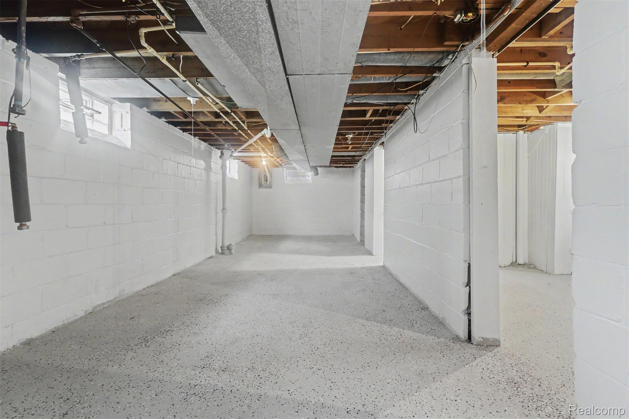 16718 Biltmore Street Property Photo 23
